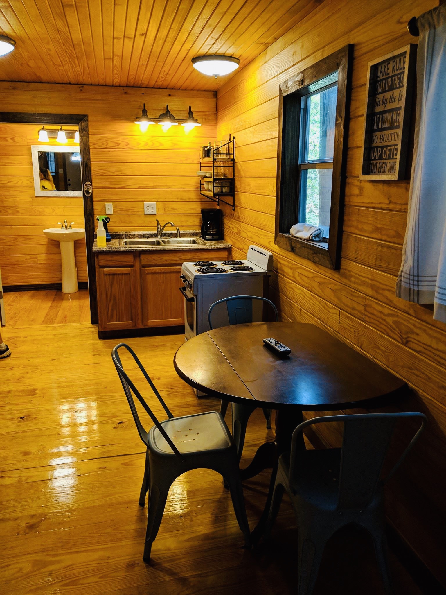 PineTree Lodge interior