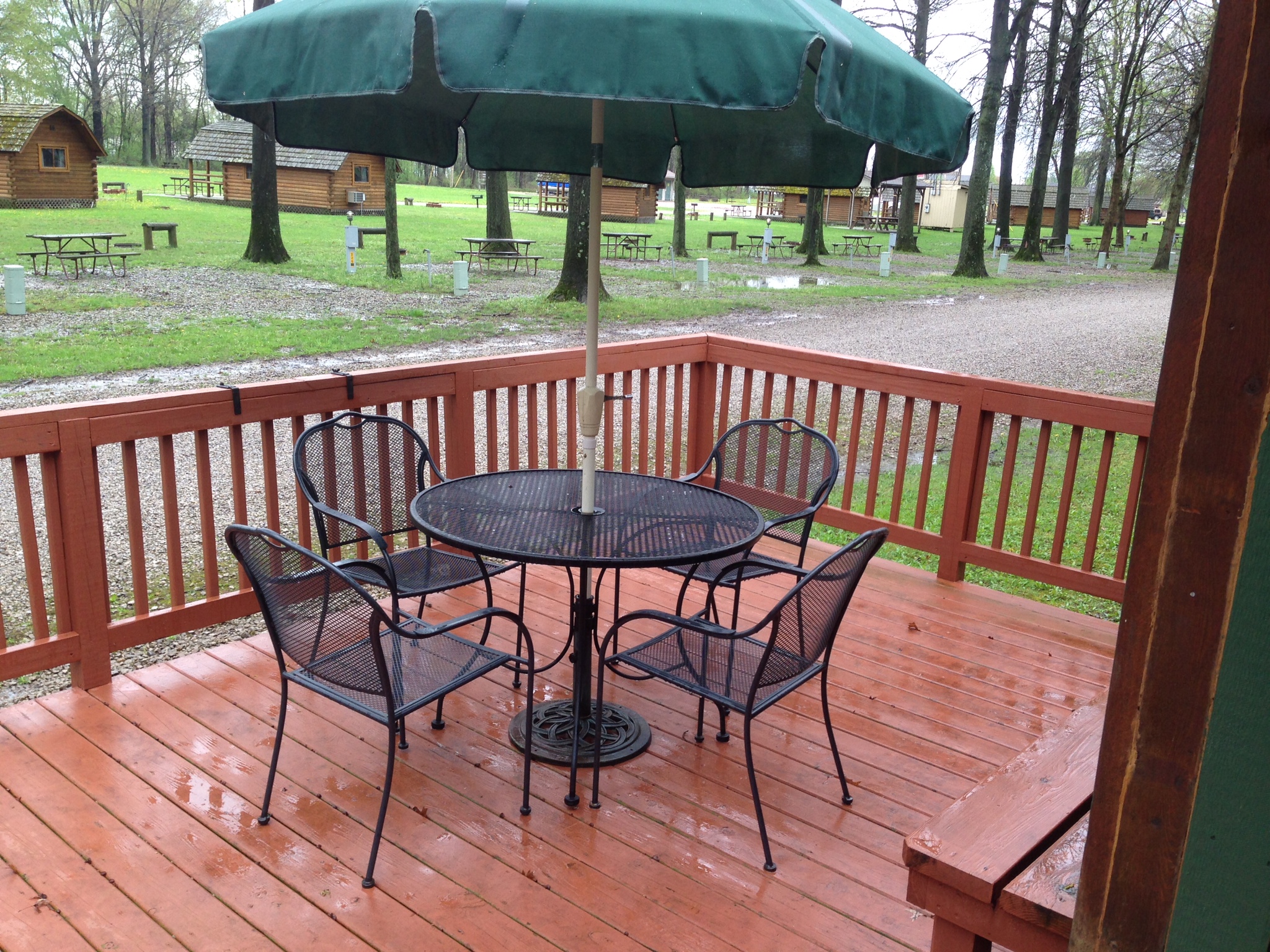 Outdoor Dining Area and Deck area