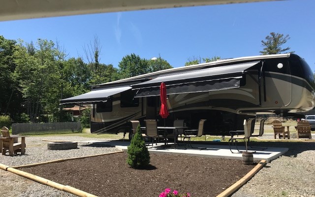30/50 amp deluxe patio pull thru
