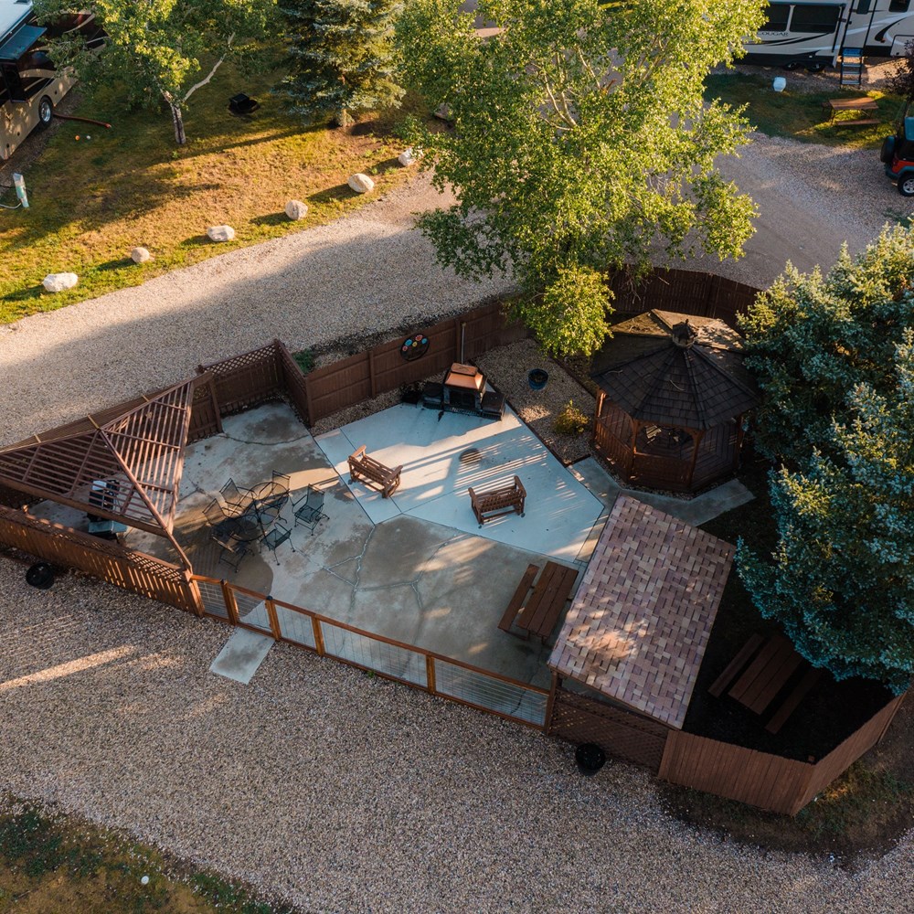 Superior site 55 enclosed oversized patio