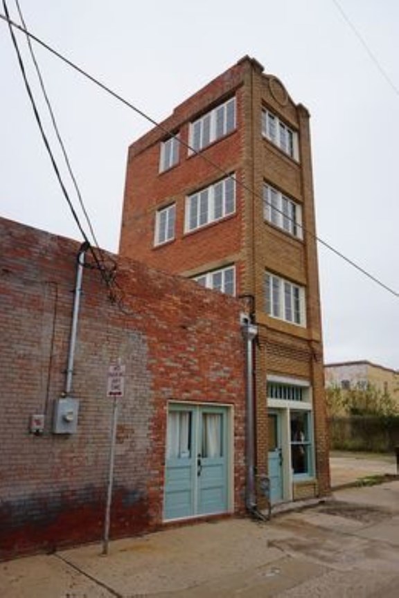 World's Smallest Skyscraper