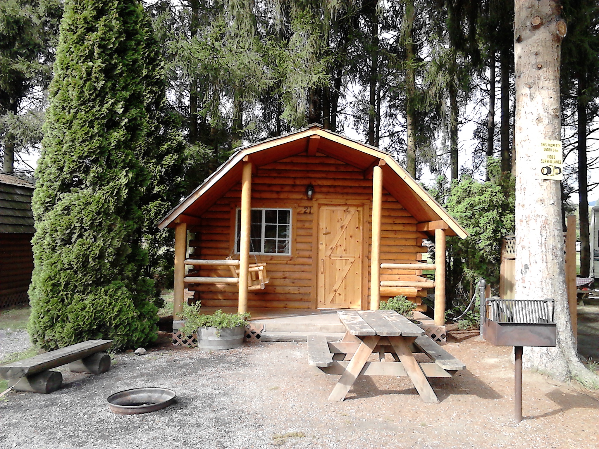 2 Room Kamping Kabin Front View
