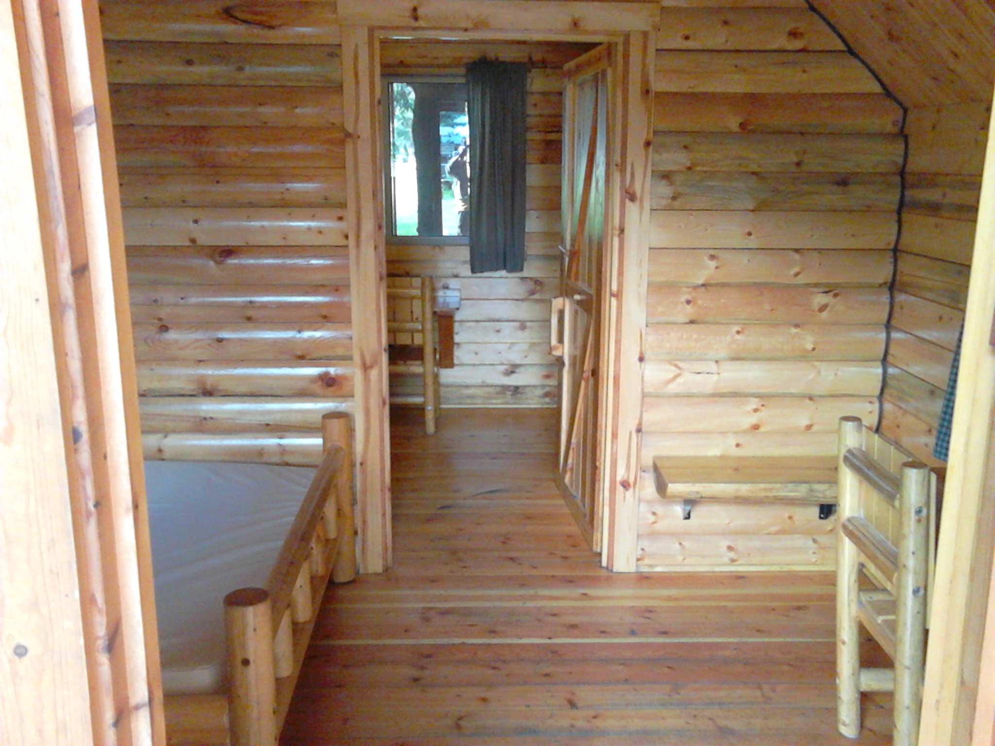 1 Room Kamping Kabin Inside View 01