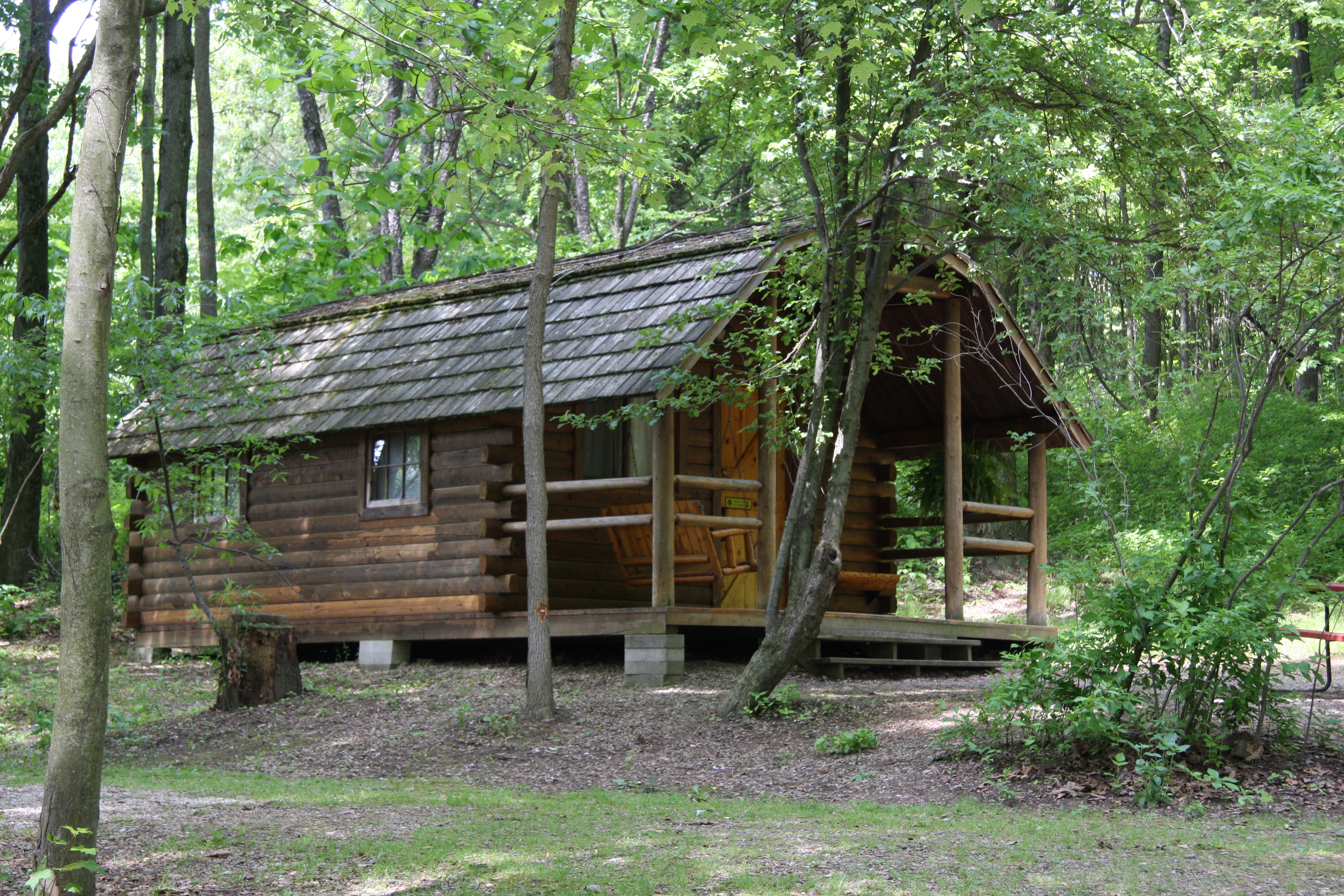 2 room cabin by the lake