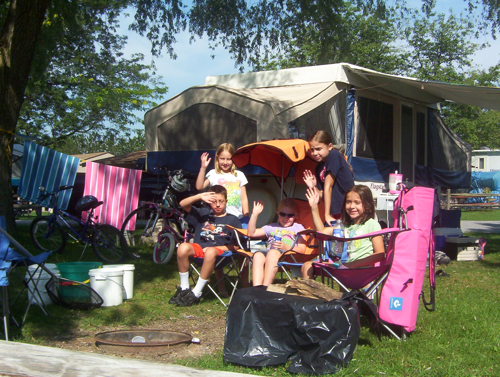 POPUP CAMPING