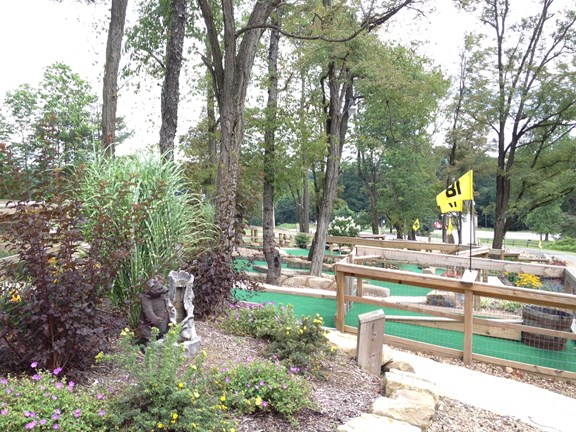 18-hole MINIATURE GOLF
