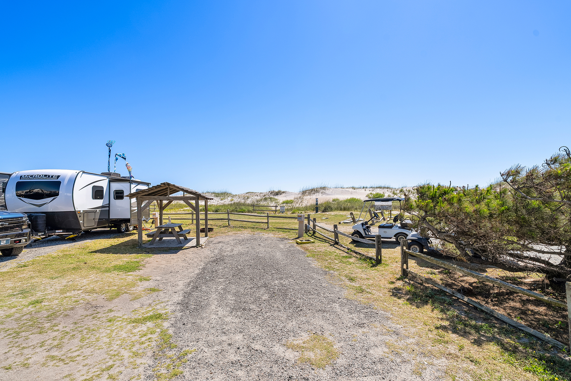 RV 206, Back-In 50/30 AMPS FHU with Shade Shelter, Dunes