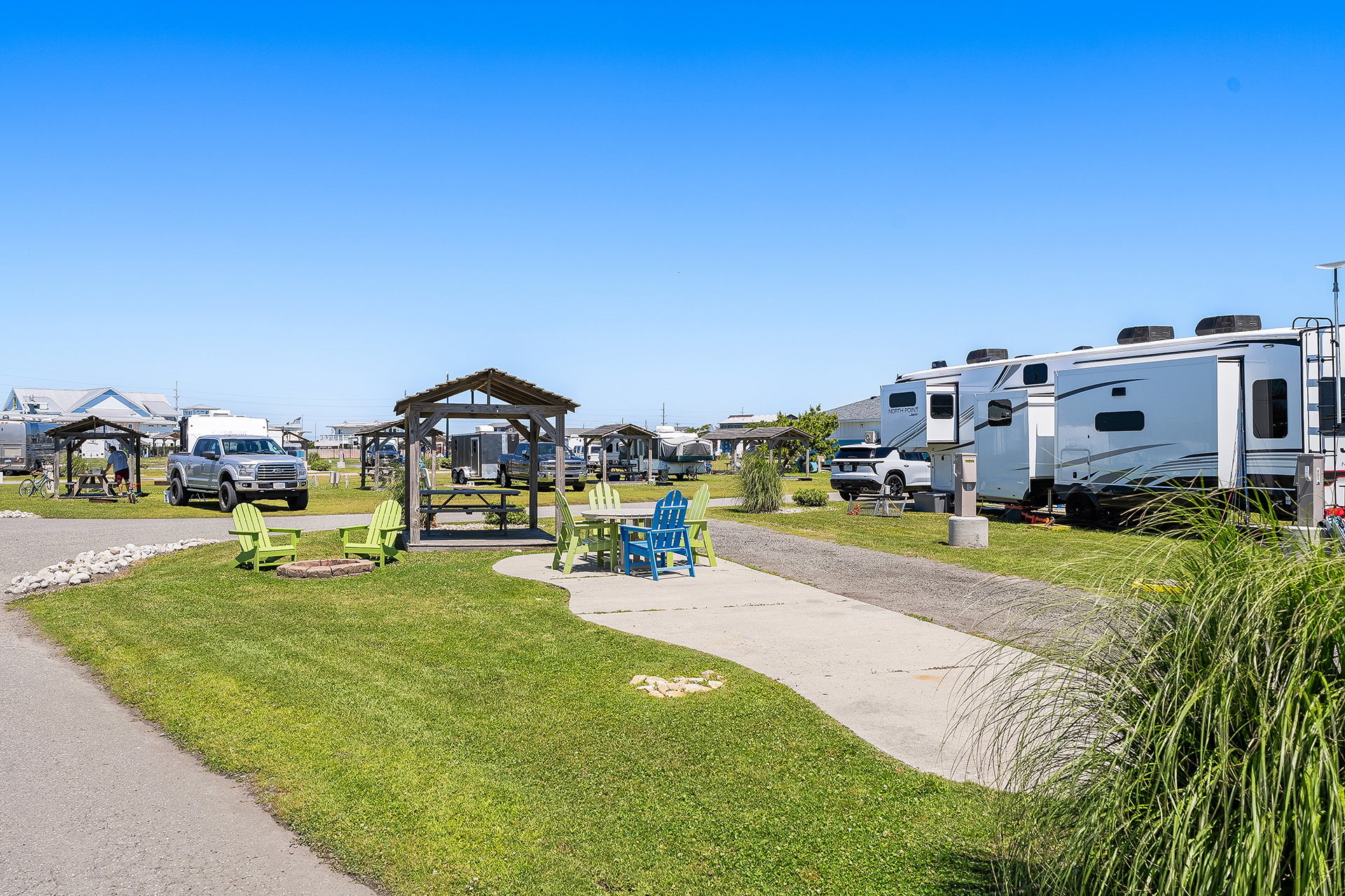 RV 421, Pull-Thru 50/30 AMPS FHU KOA Patio®, Big-Rig Friendly