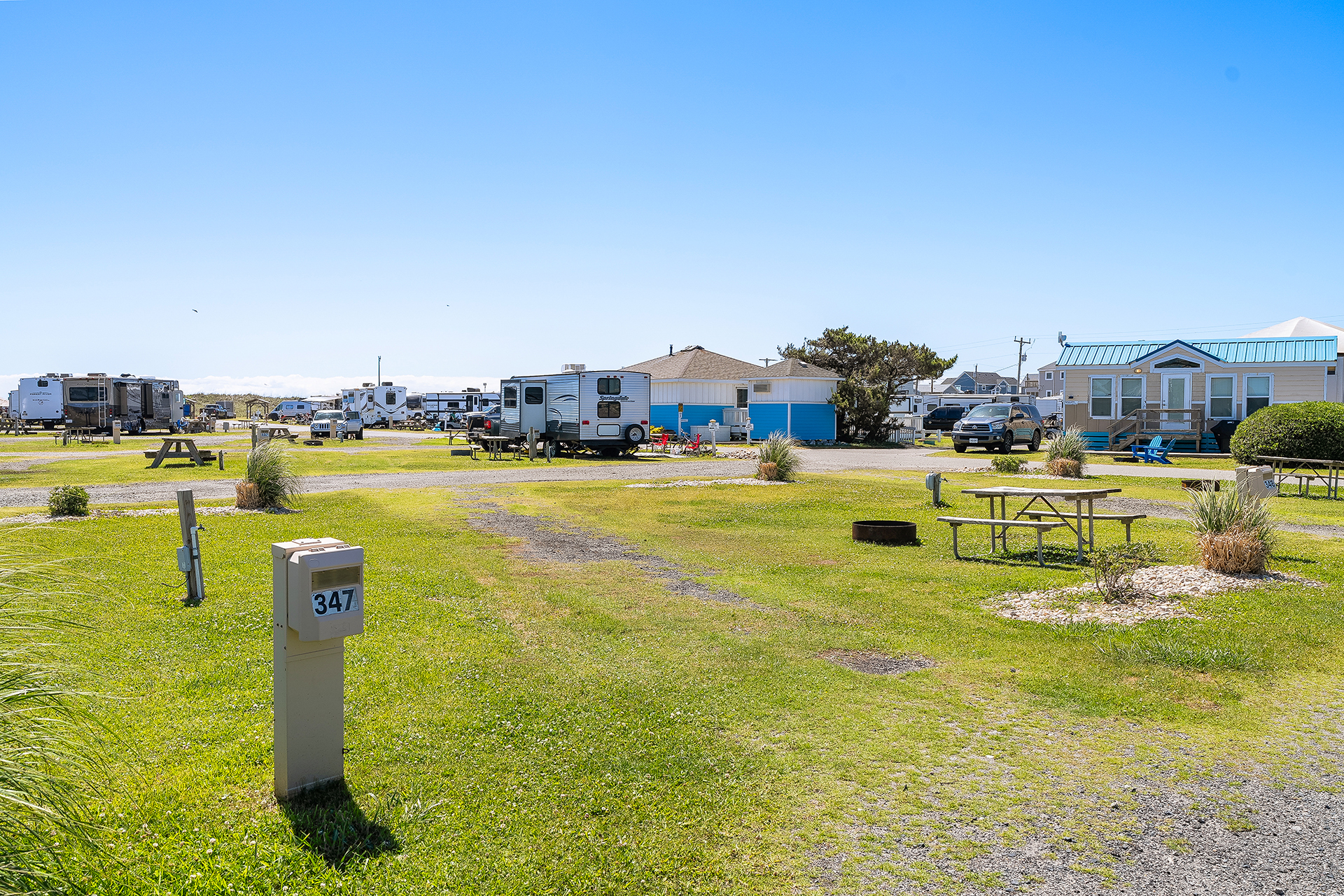 RV 347, Pull-Thru 50/30 AMPS Water + Electric, Centrally Located
