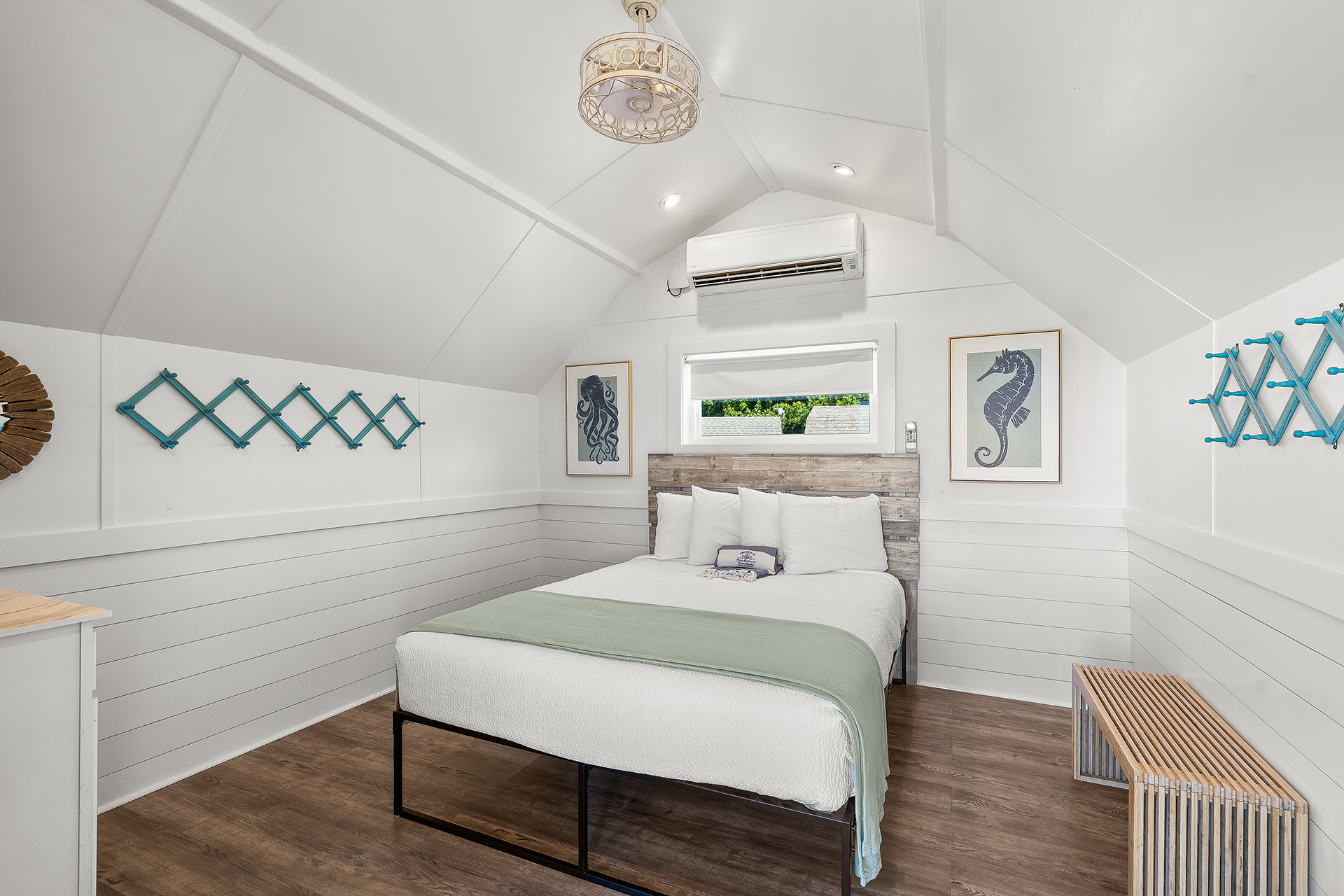 CC522 - Coastal Cottage, 1 Room – Sleeps 2