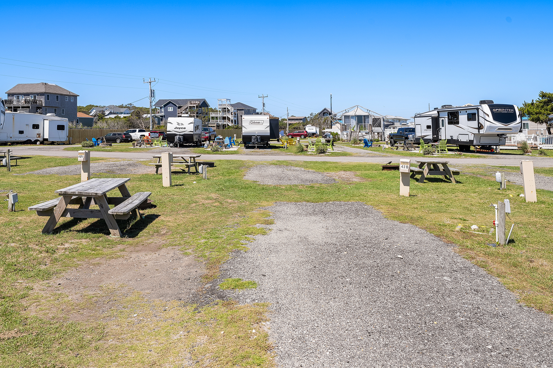 RV 410, Back-In 50/30 AMPS FHU, Short Walk to Beach