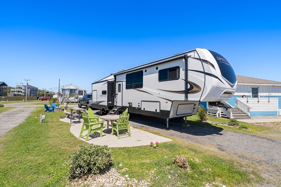 Pull-Thru 50/30 AMPS FHU KOA Patio®, Big-Rig Friendly