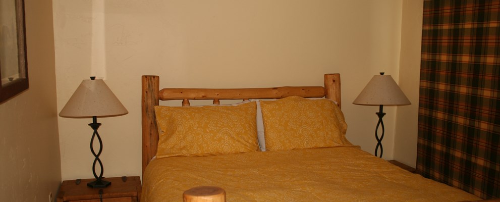 Bedroom with Queen bed