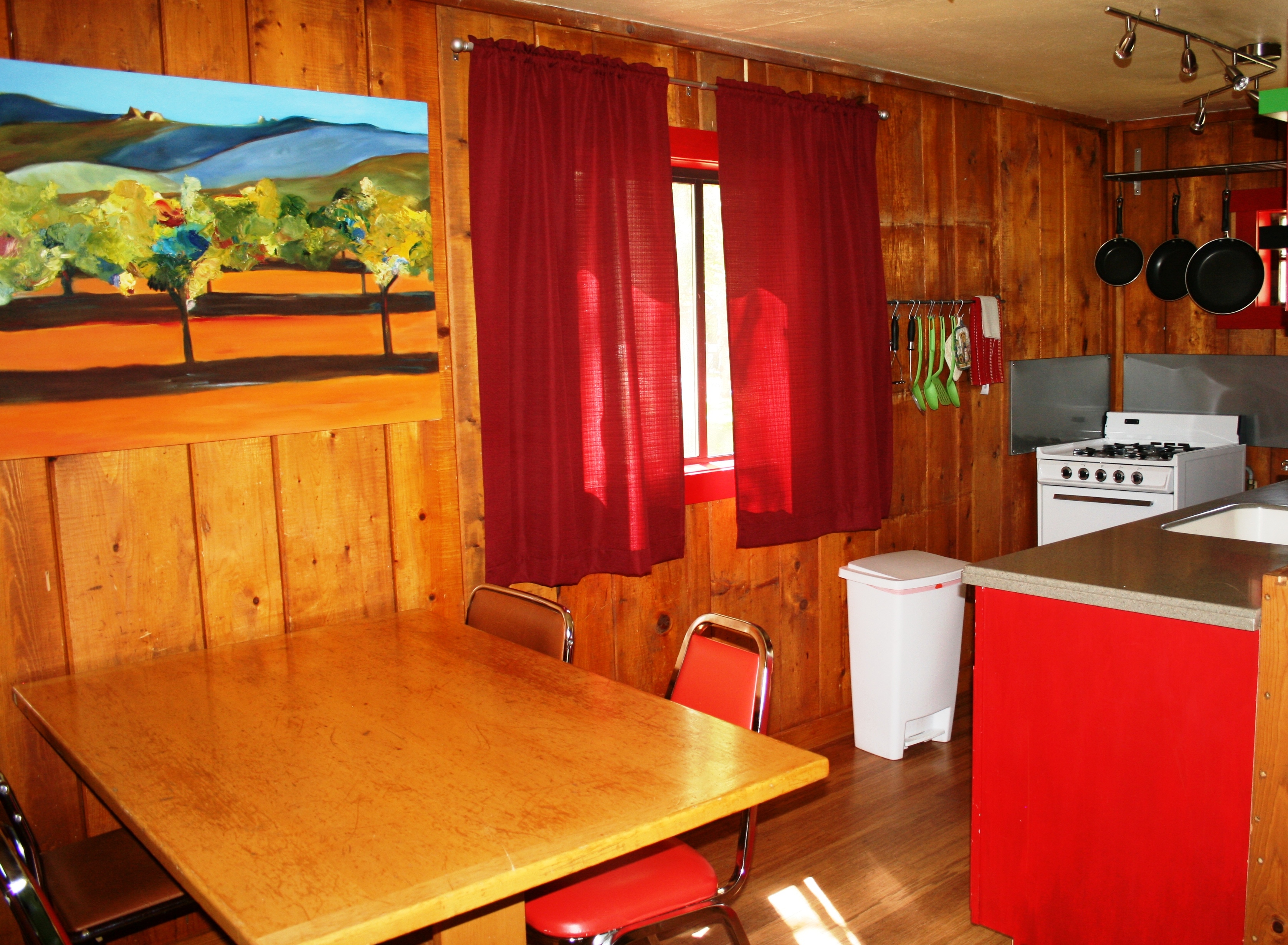 Dining/kitchen area