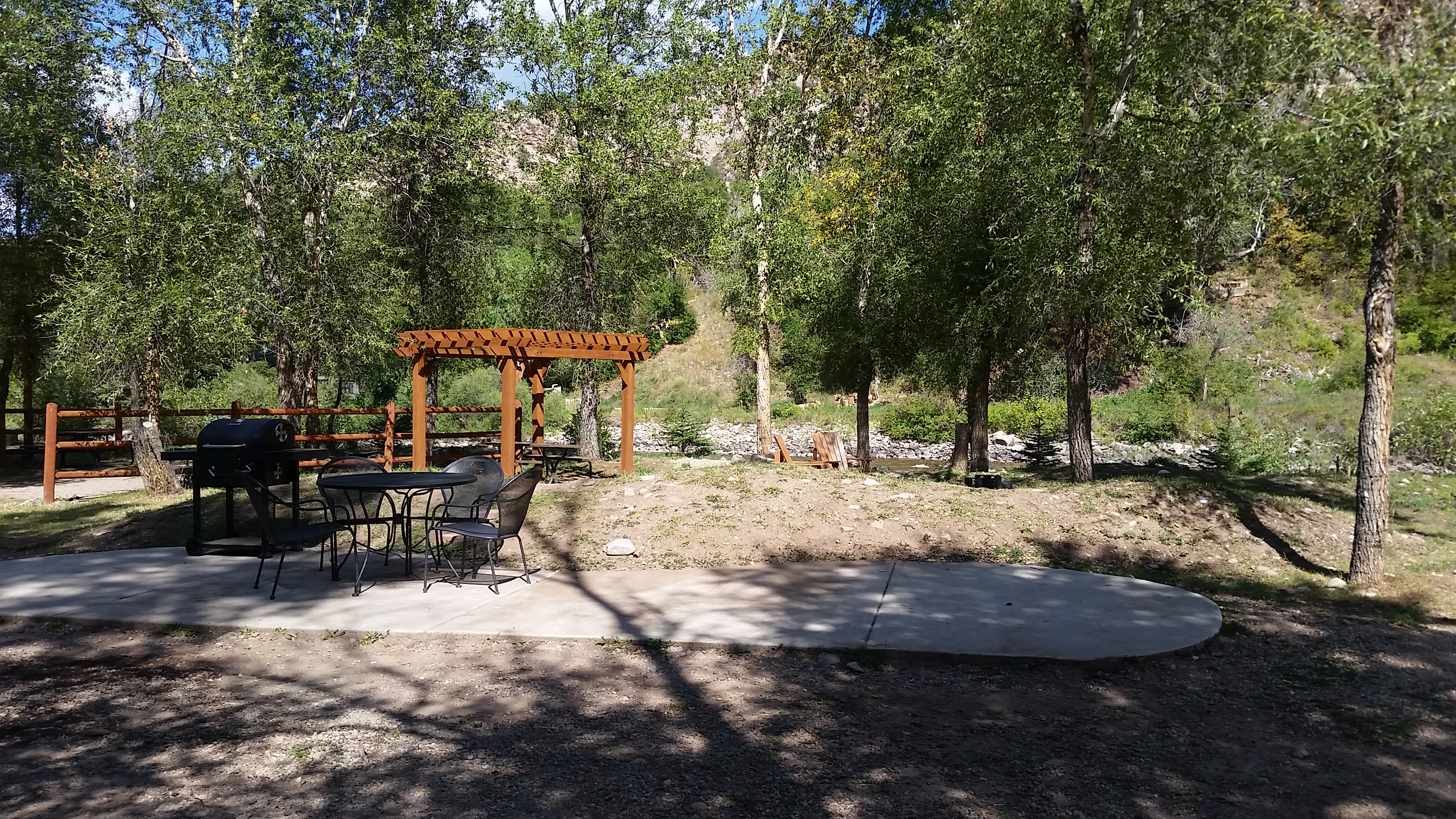 Site 10- Deluxe RV & Tent site
