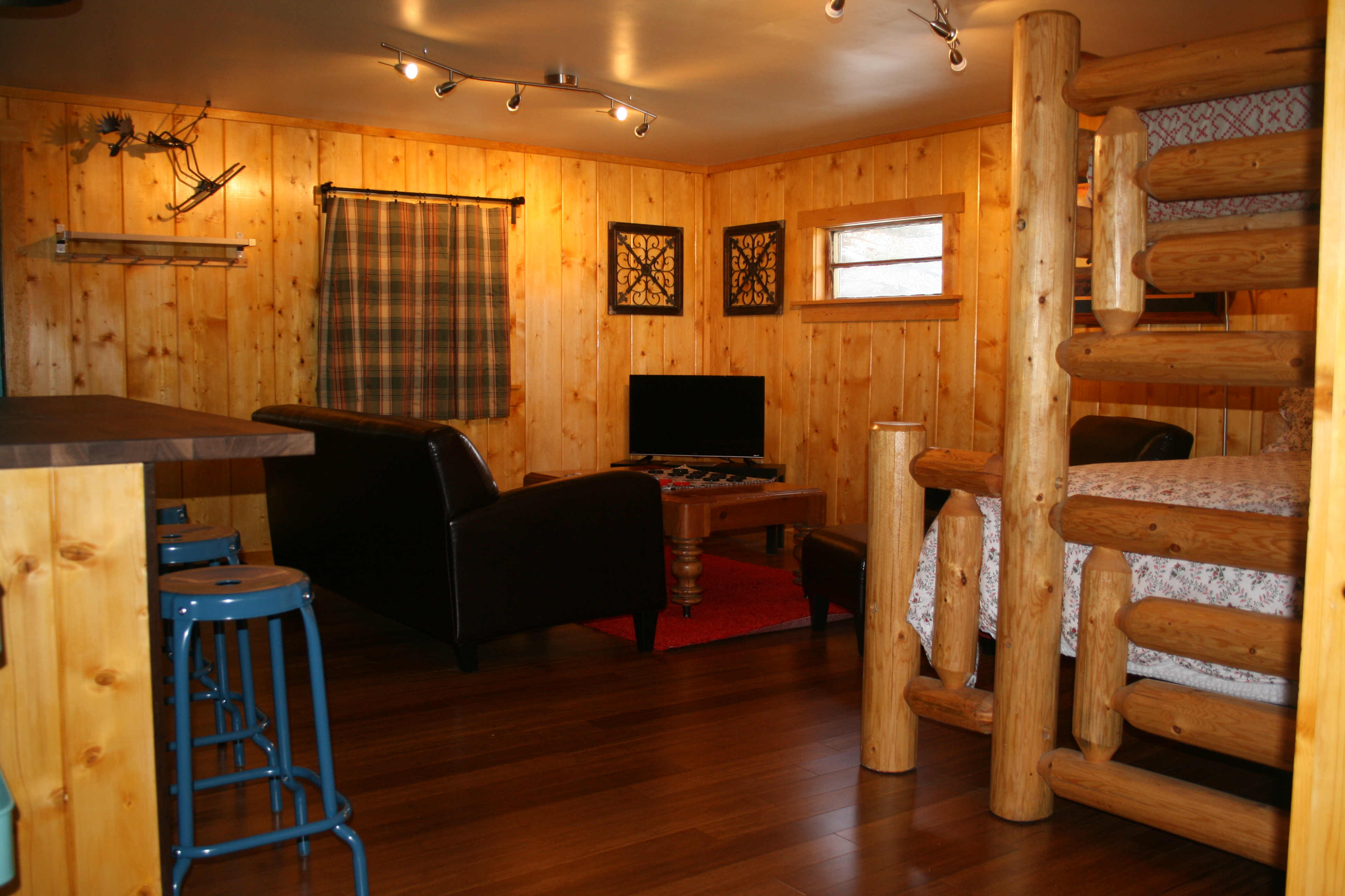 Nice lounging area with tv for movies (no cable tv available)