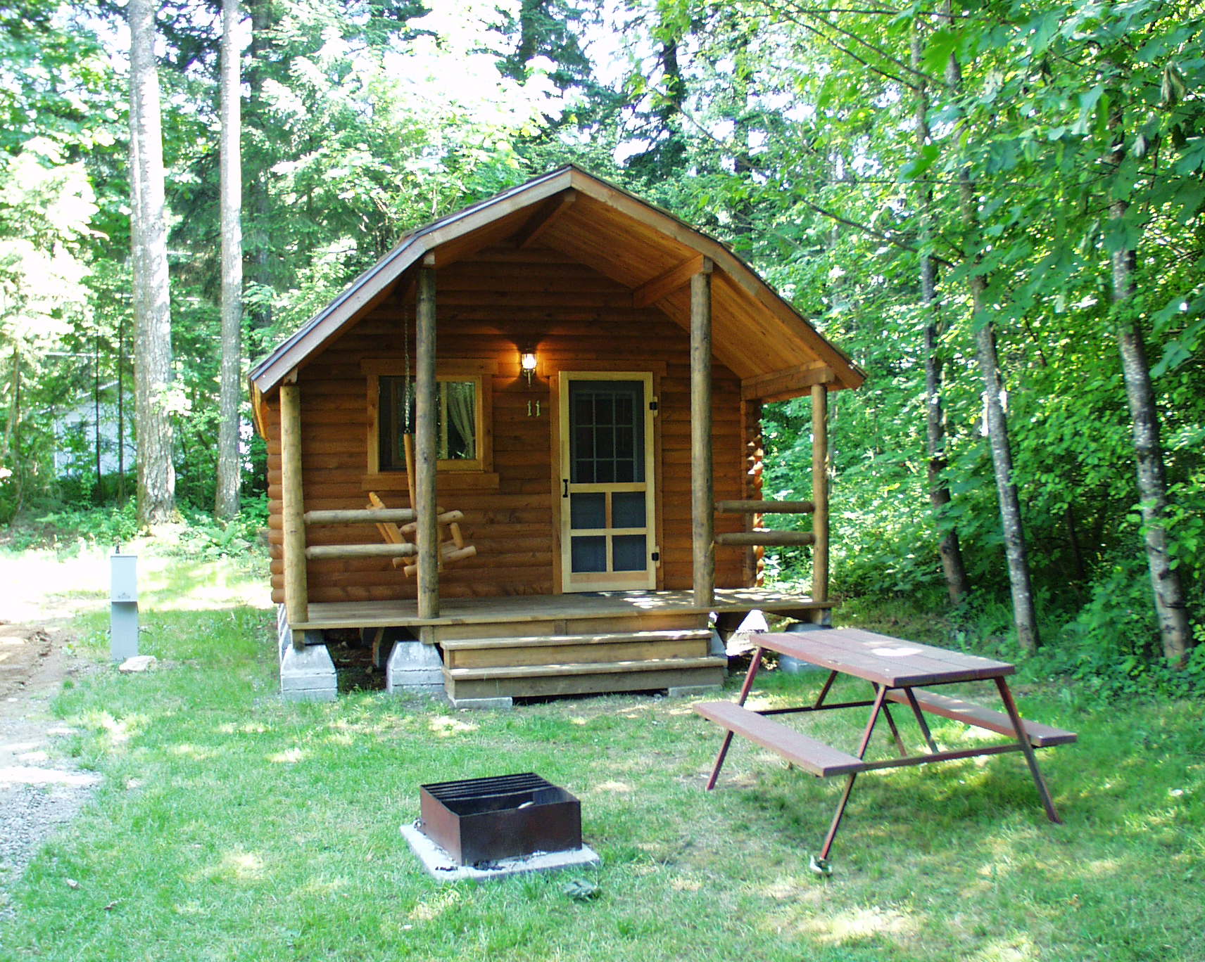 Deluxe Cabin (w/ Bathroom) - DELUXE COTTAGE 8