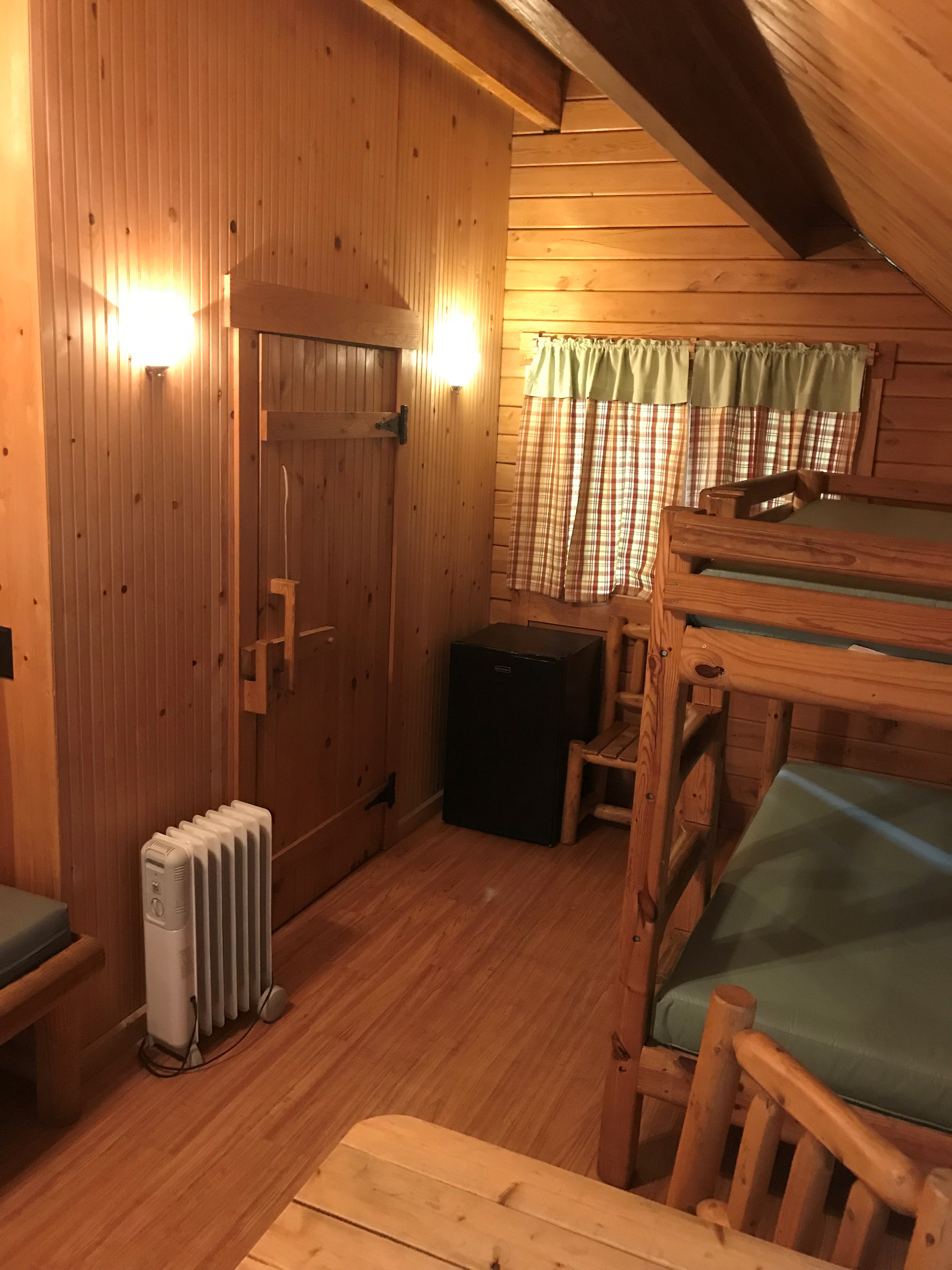 Deluxe Cabin w/ Bunk