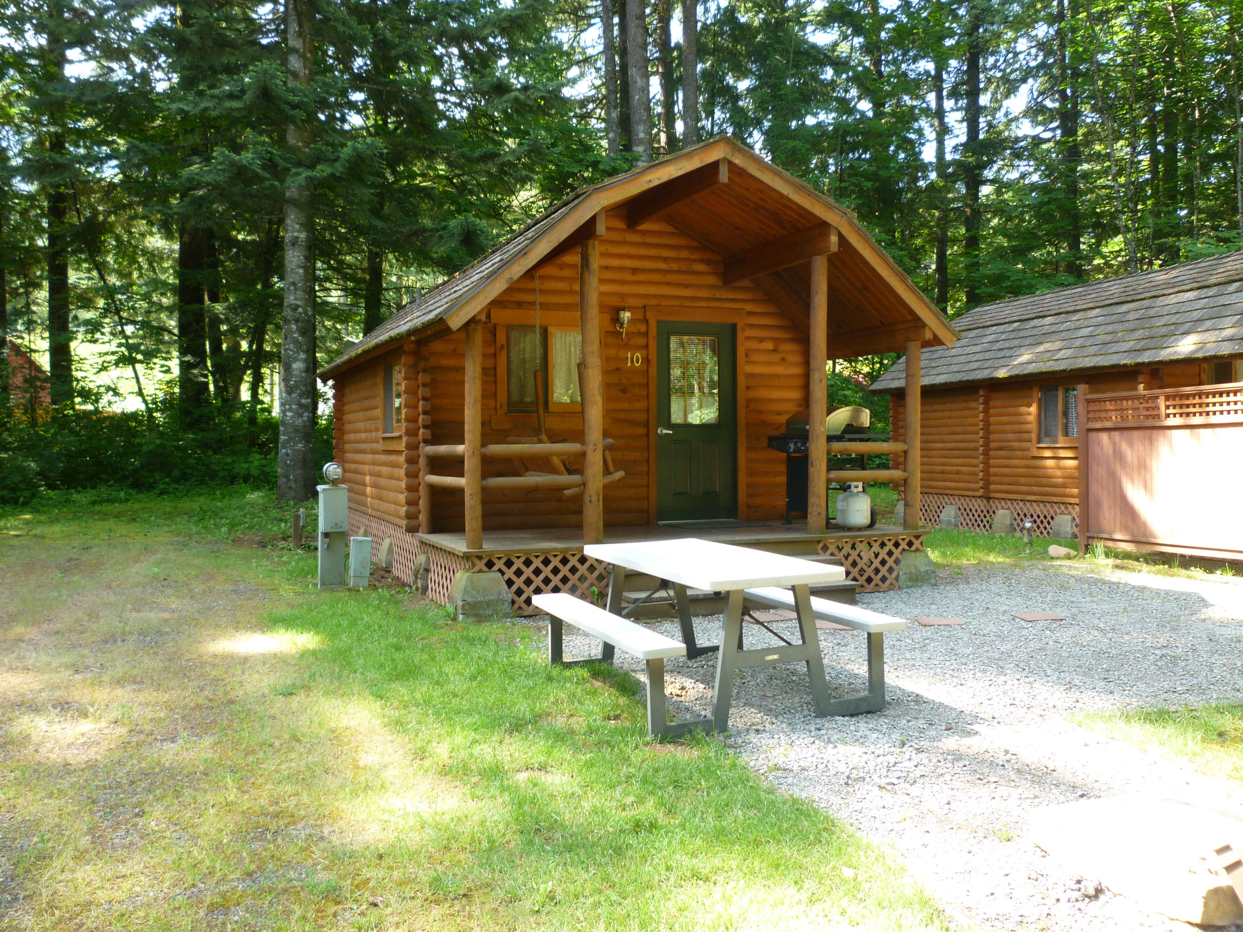 Deluxe Cabin w/ Bunk K7