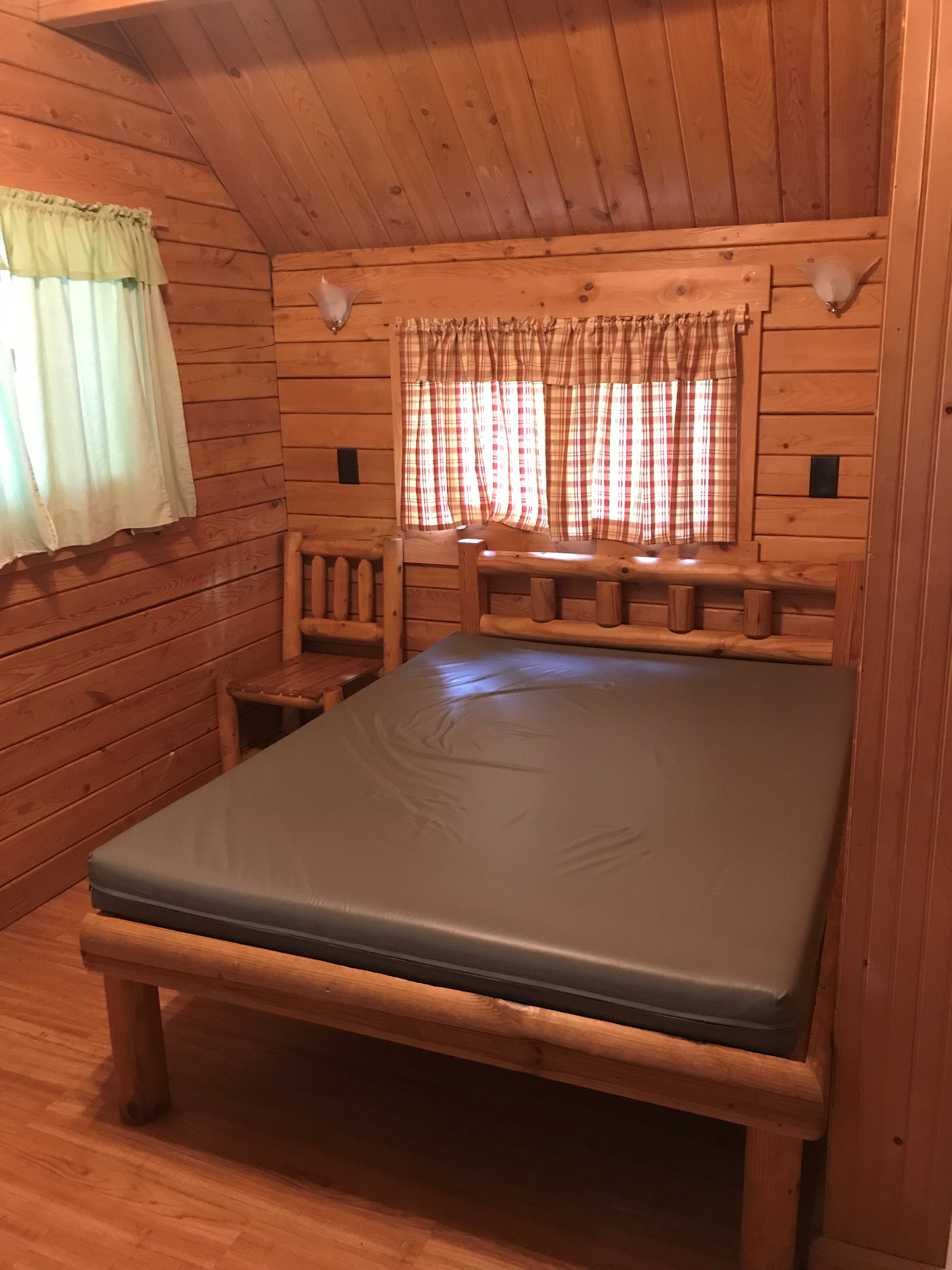 Deluxe Cabin w/ Bunk
