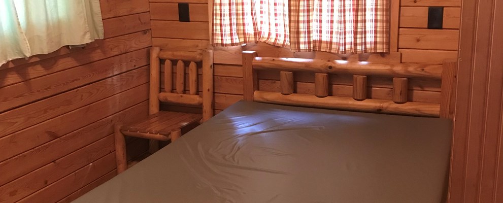 Deluxe Cabin w/ Bunk