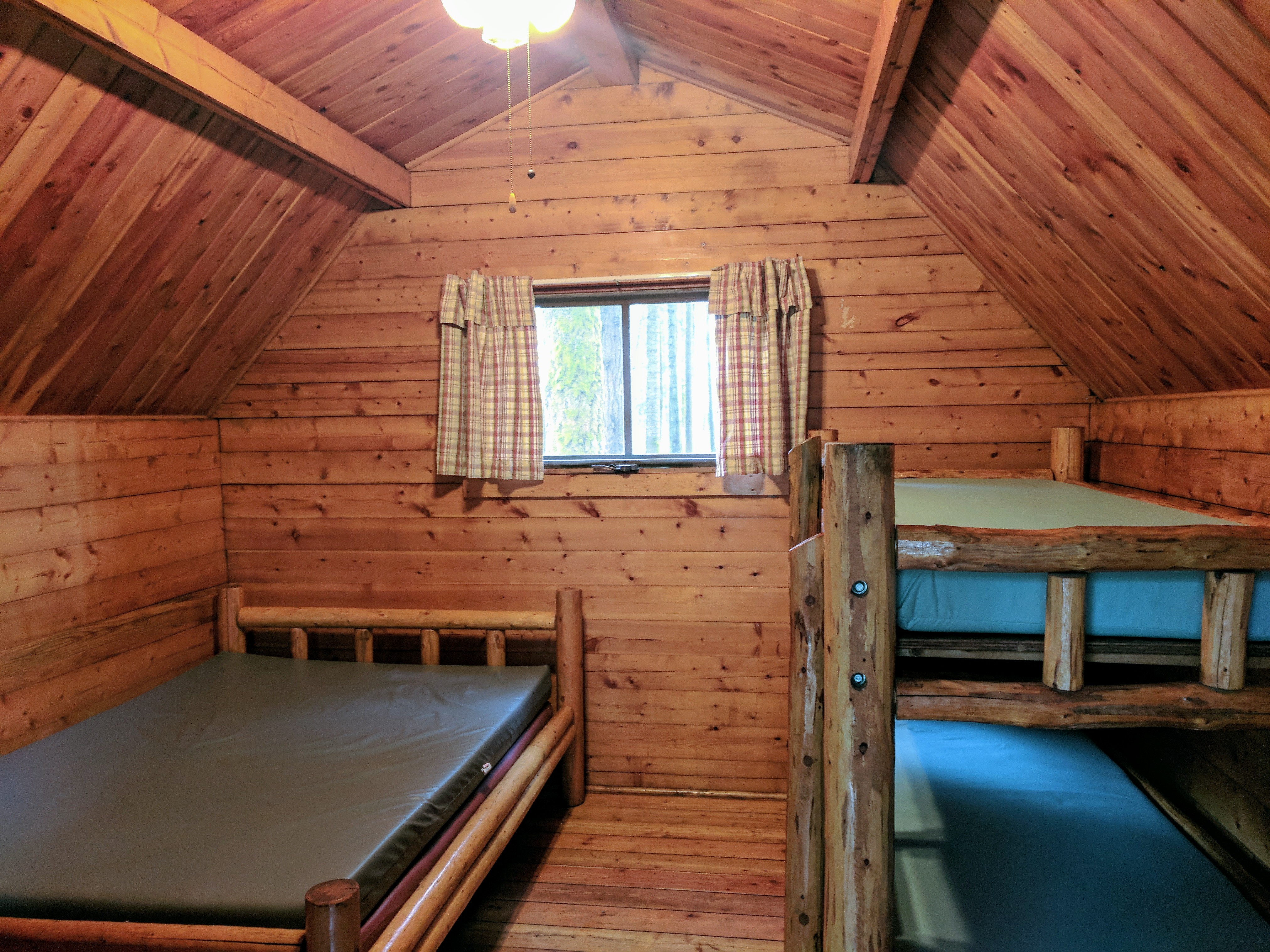 Beds- 1 Room Camping Cabin