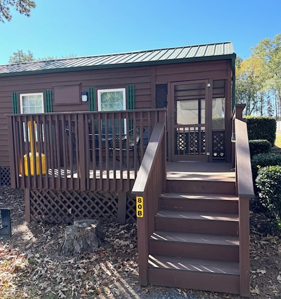 Deluxe Cabin 80B