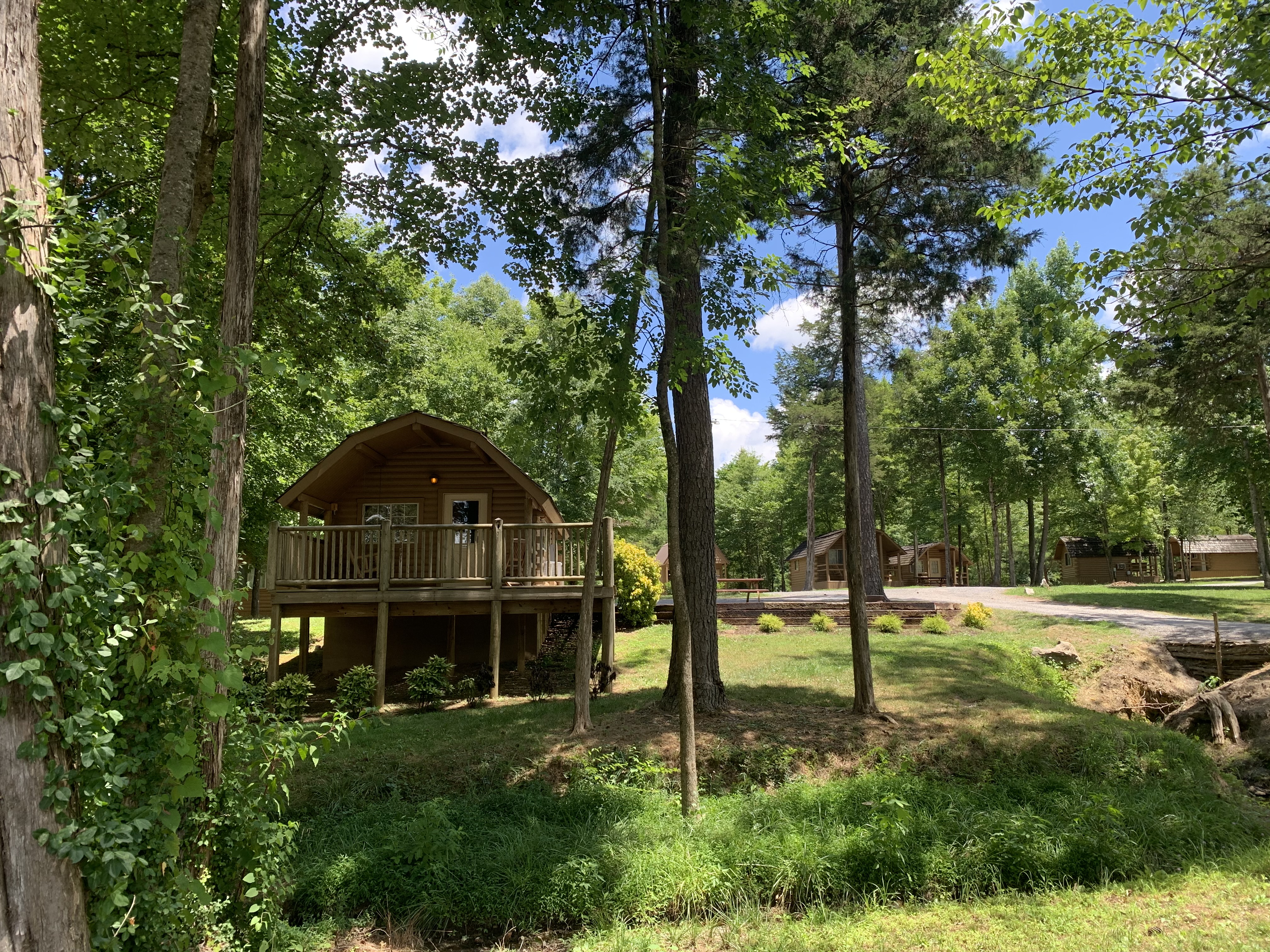 Kottage Sleeps 4 and offers a 
Kitchen and Bathroom