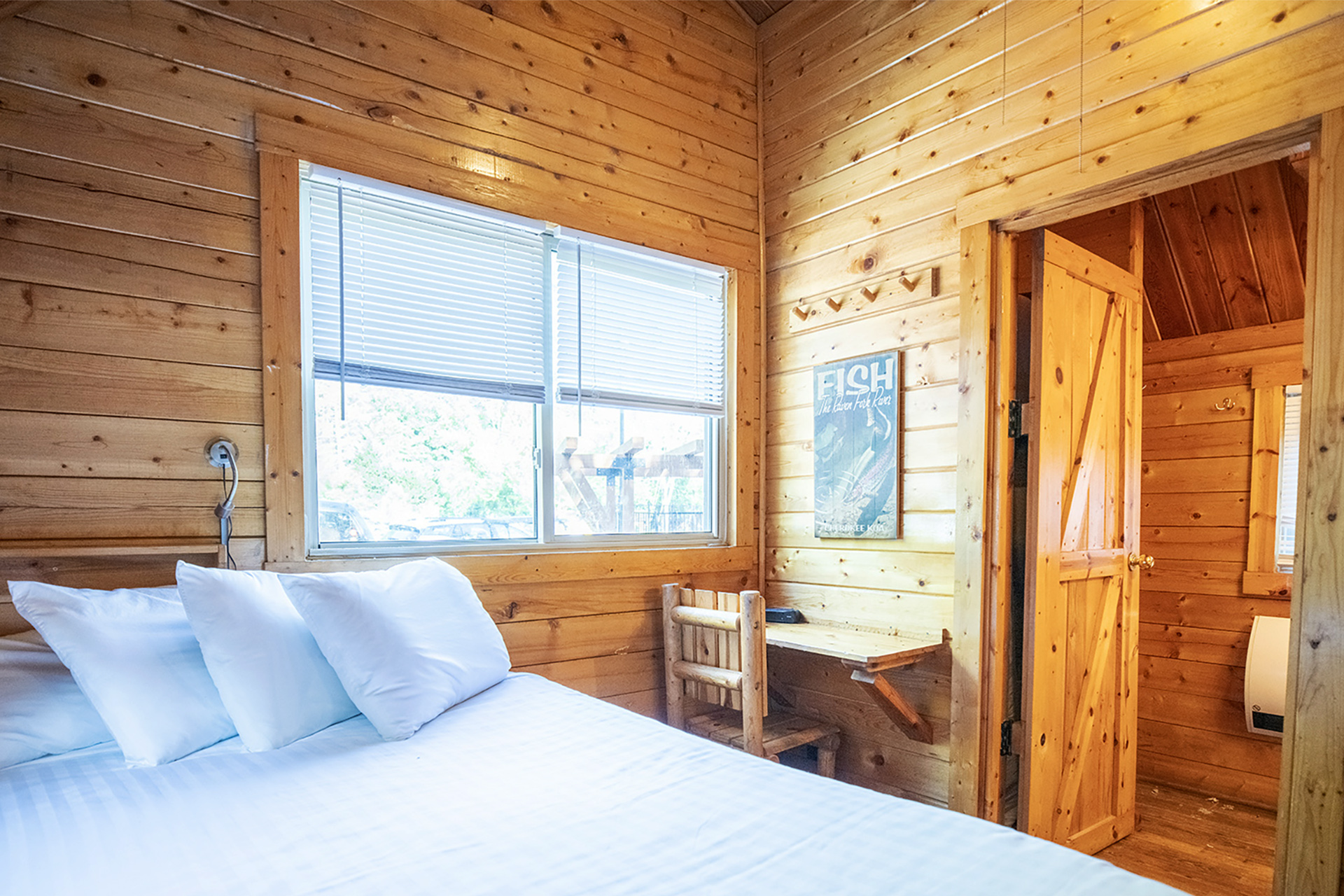 DC506 - Deluxe Cabin, 1 Room Cottage, River
