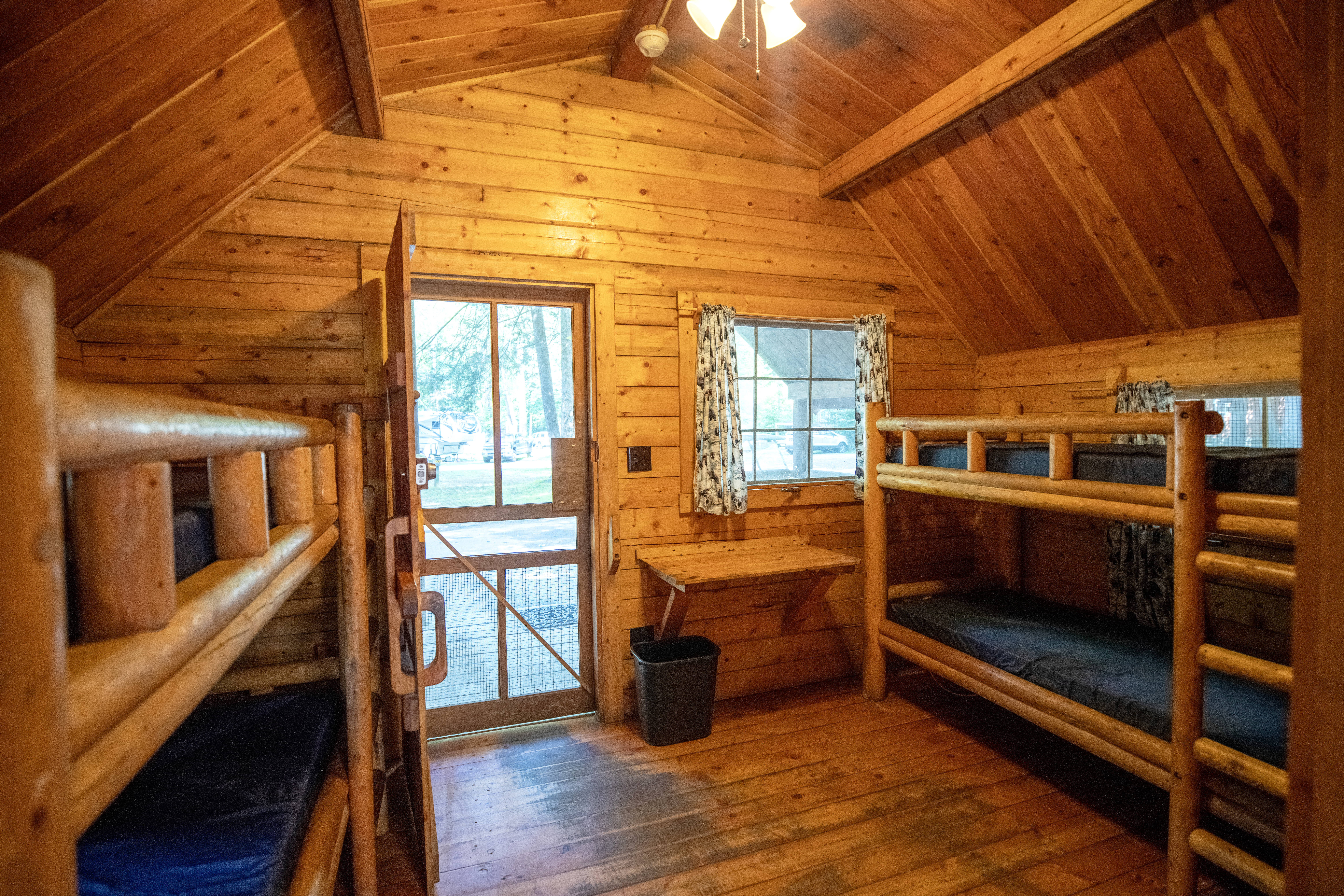 CC304 - Camping Cabin, 2 Room