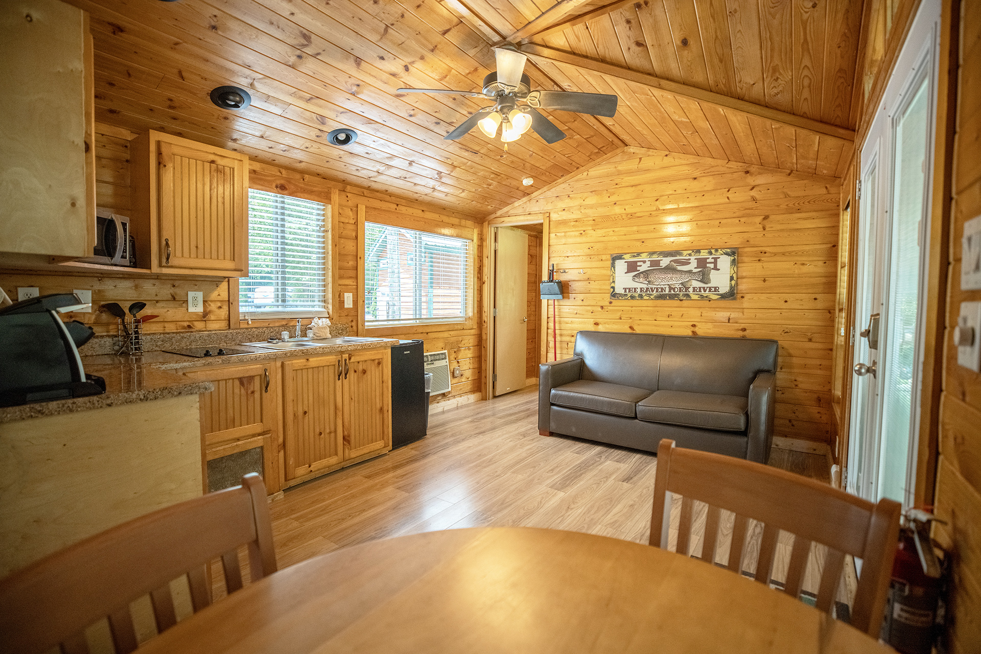 DC221 - Deluxe Cabin, 2 Room