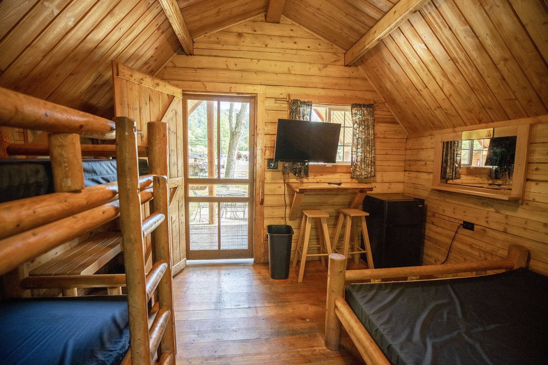 CC14 - Camping Cabin, 1 Room with Upgraded Amenities
