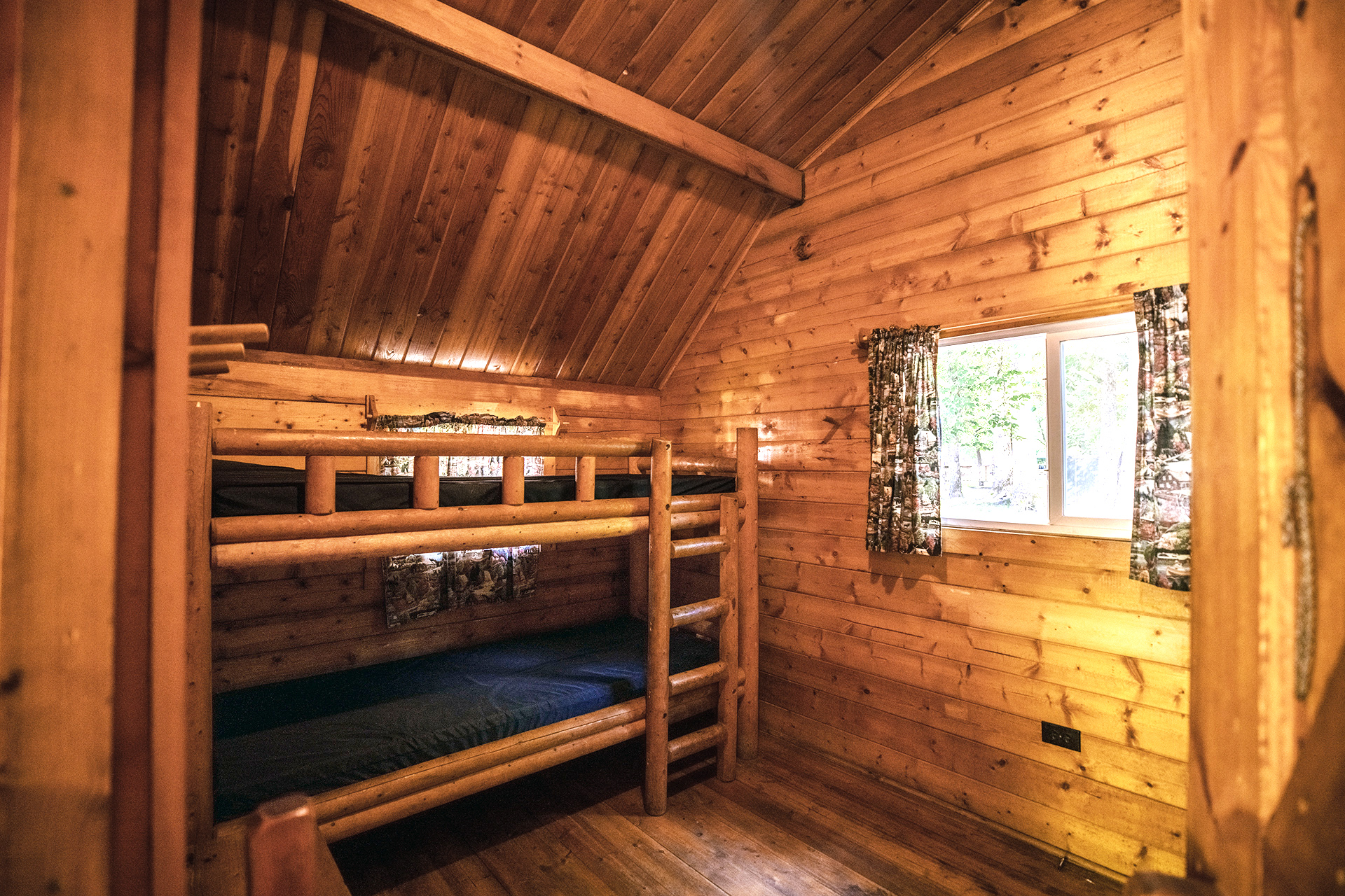CC253 - Camping Cabin, 2 Room with Upgraded Deck on Creek