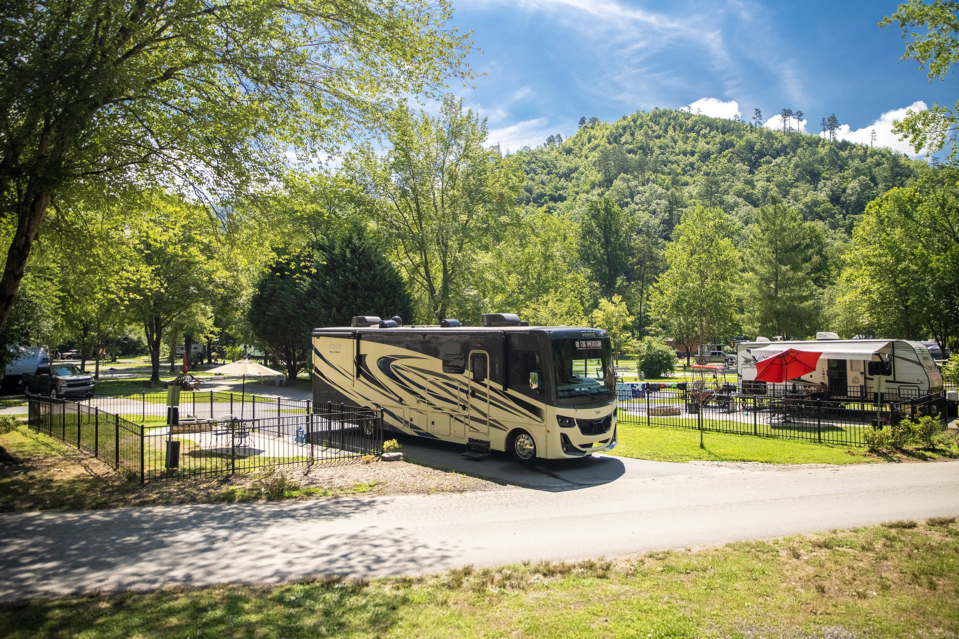 RV 135, Pull-Thru 50/30 AMPS FHU KOA Patio® with KOA Paw Pen?