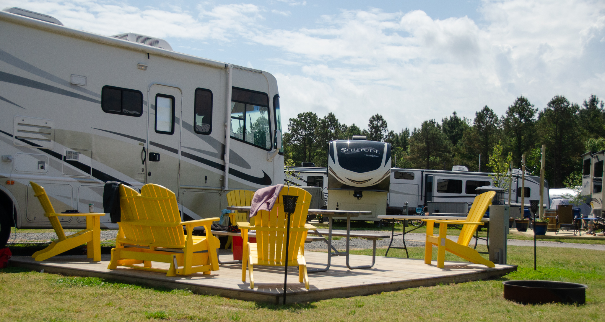Deluxe patio site
