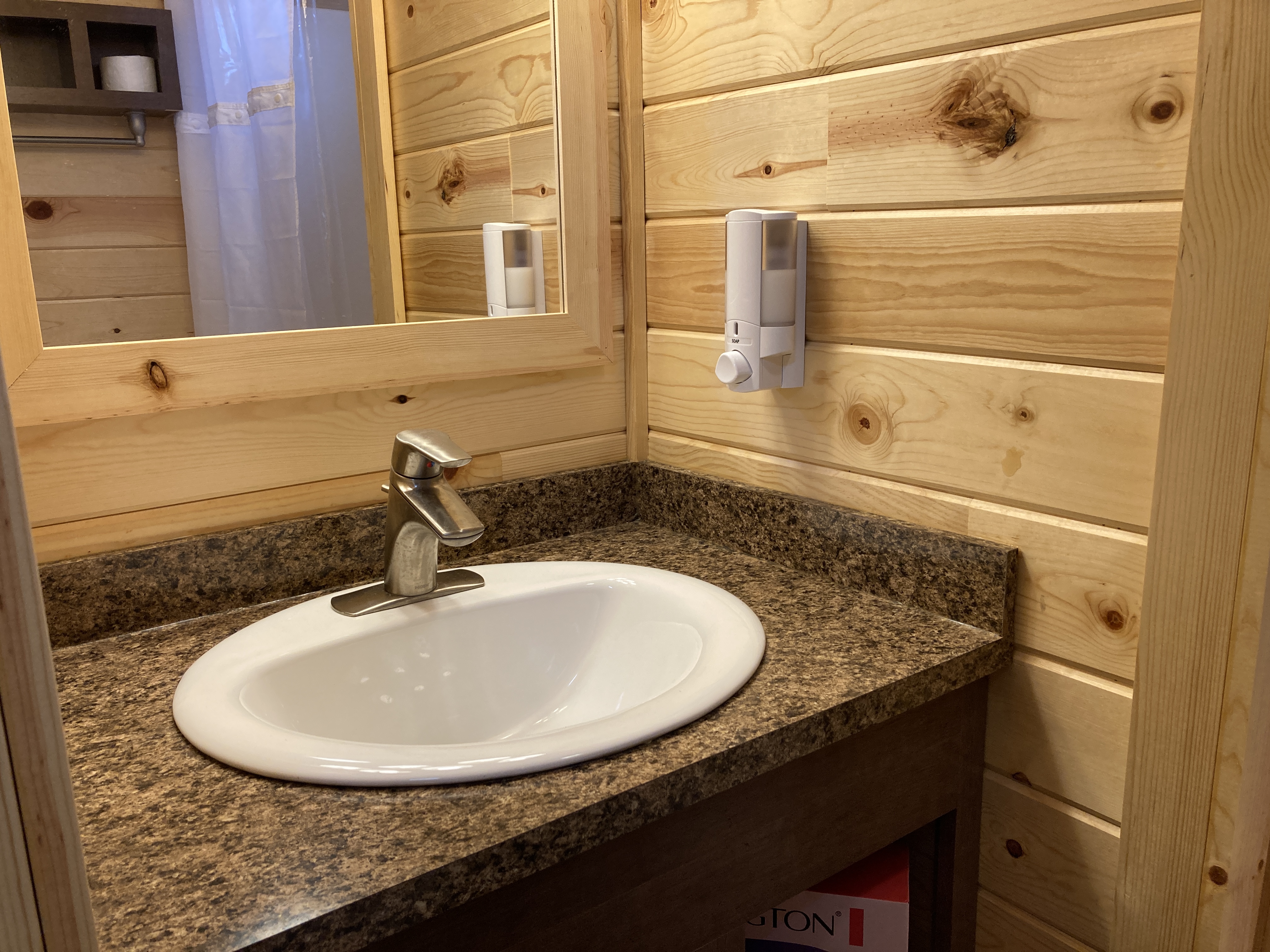 Full Bathroom in Deluxe Cabin