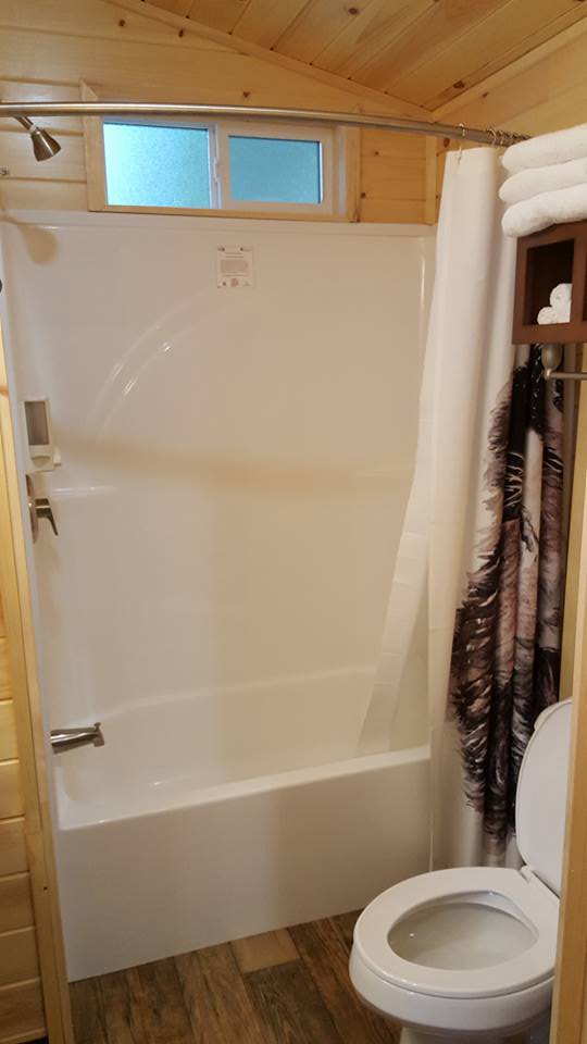 deluxe cabin bath (cabins 3,4,5,and 6)