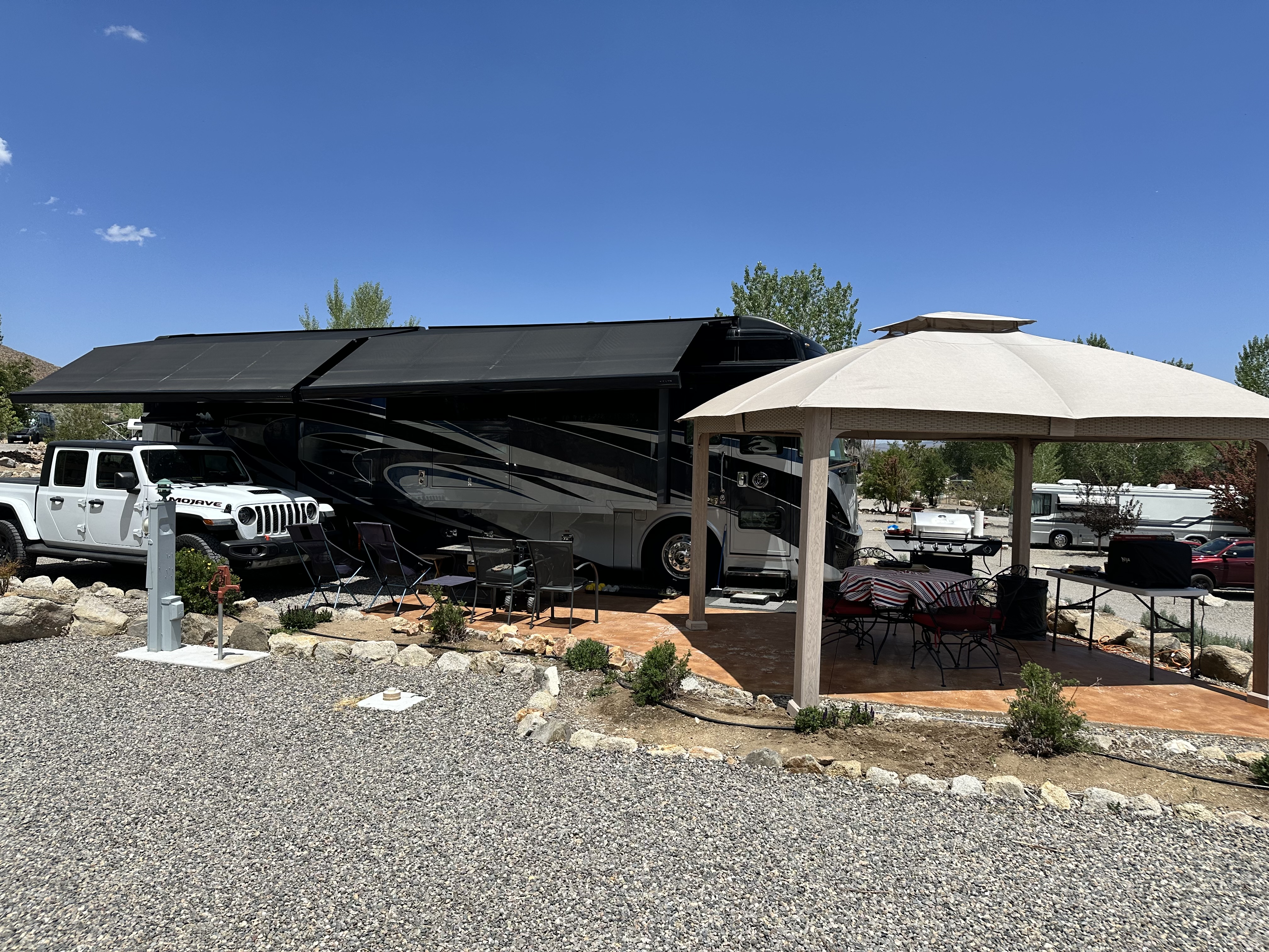 Pull in Patio with shade structure 309