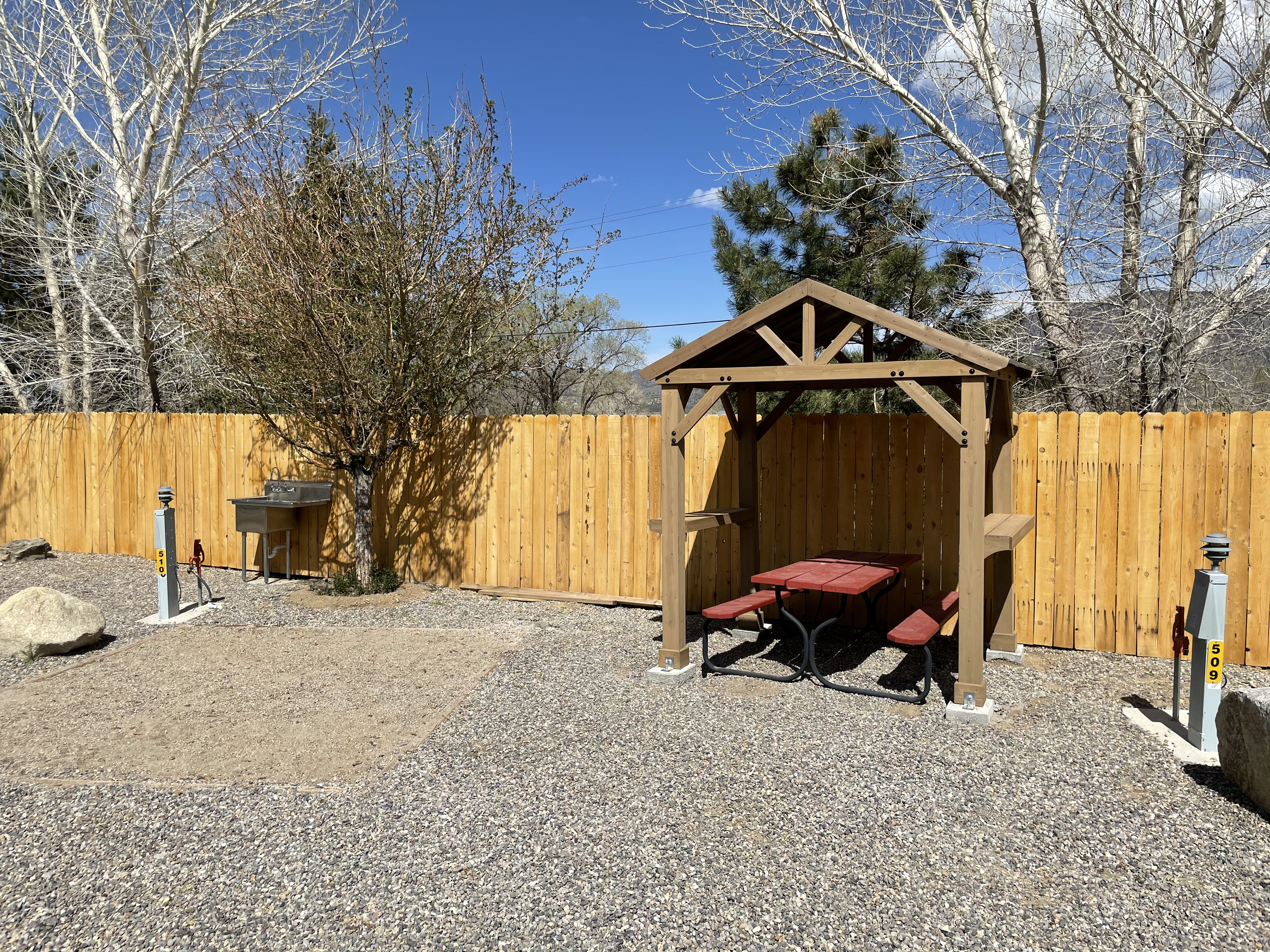Individual tent 509