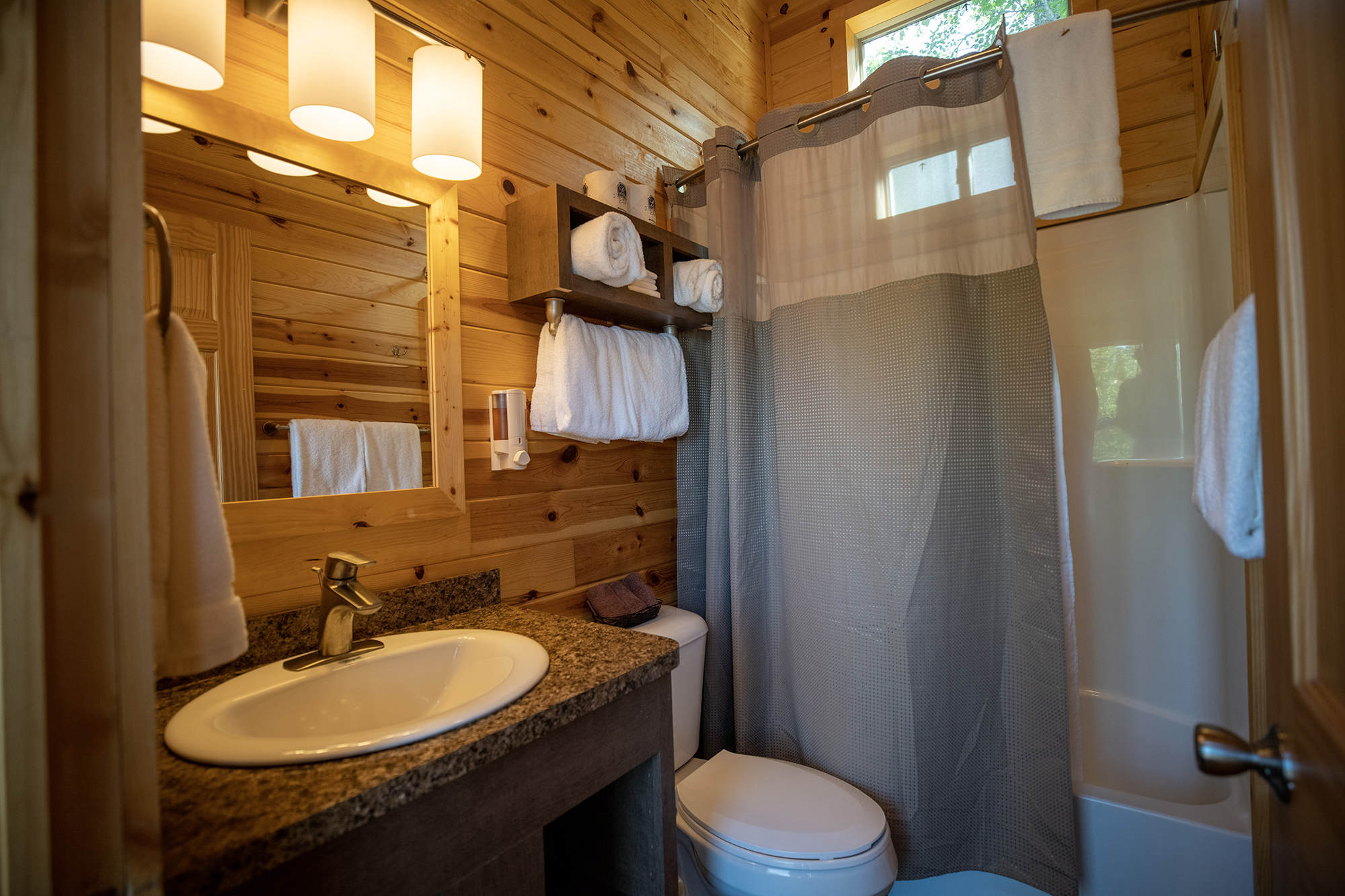 Deluxe Cabin KL7