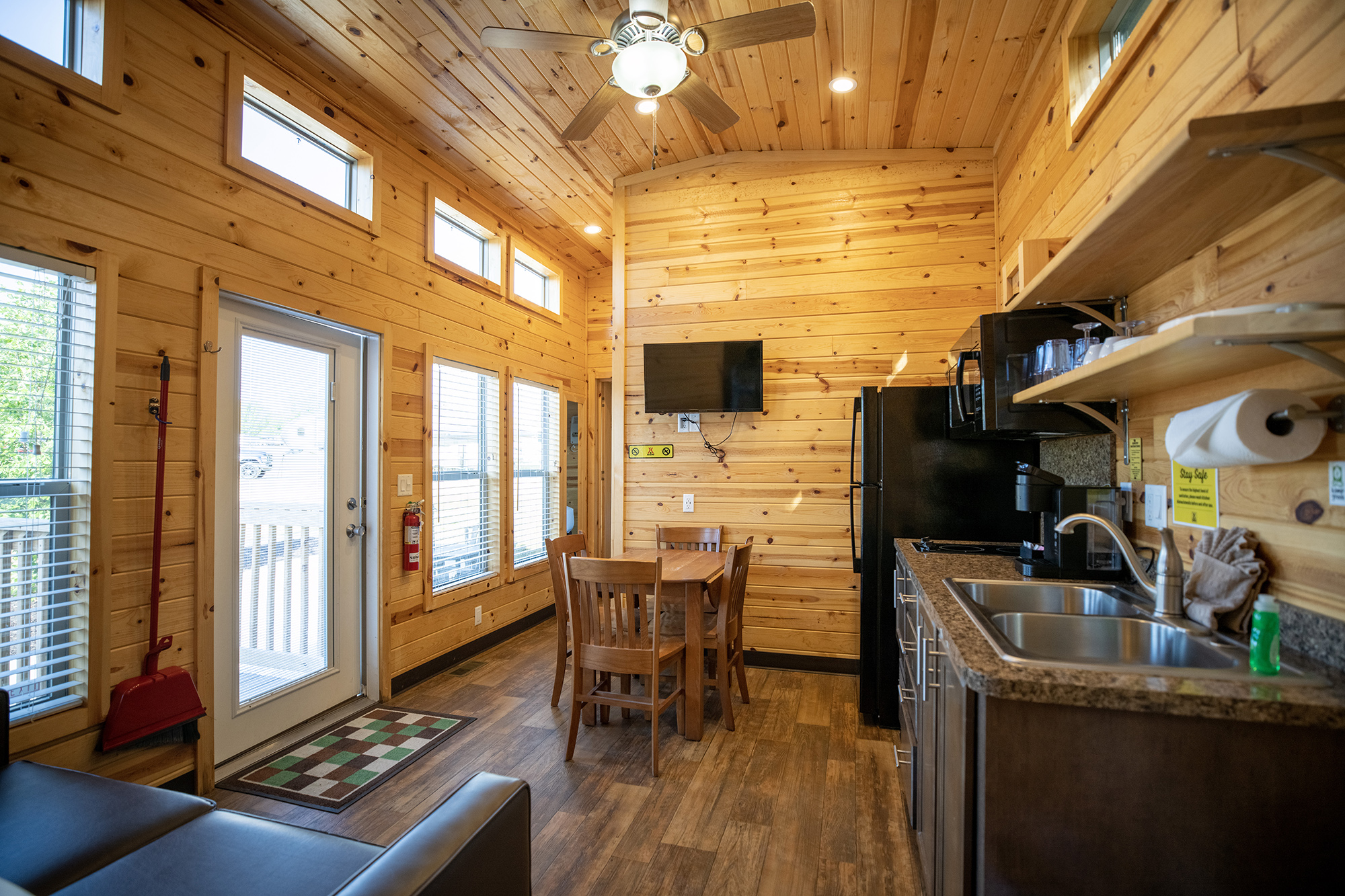 Deluxe Cabin KL7
