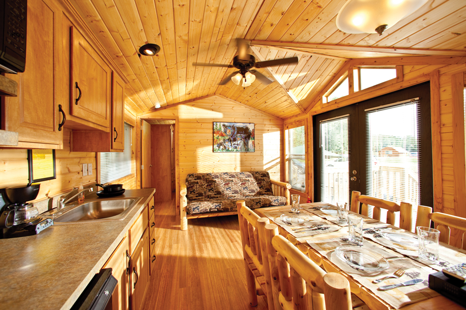 Inside deluxe cabin KL1/KL2