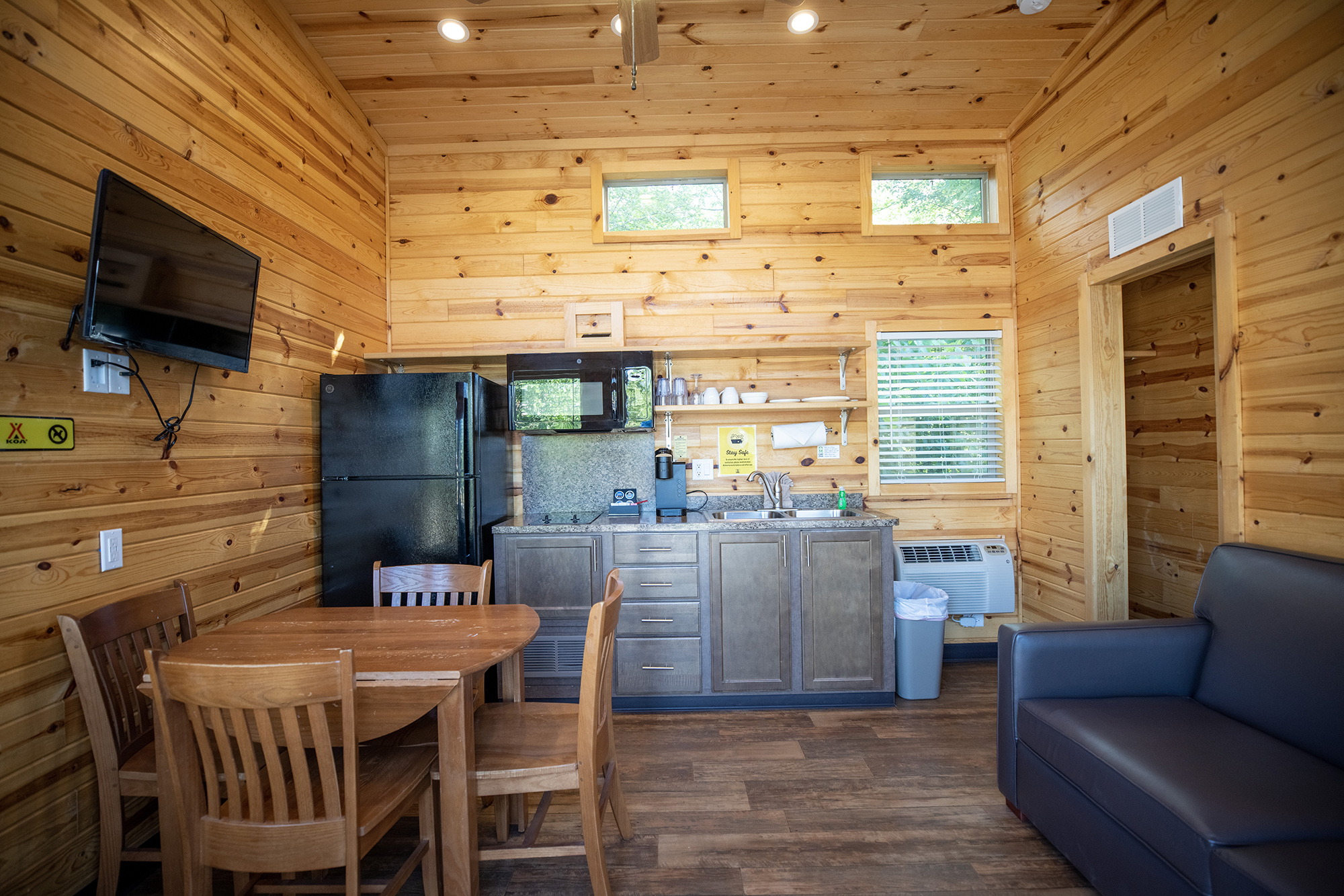 Deluxe Cabin KL7