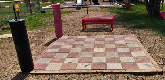 Outdoor checkers