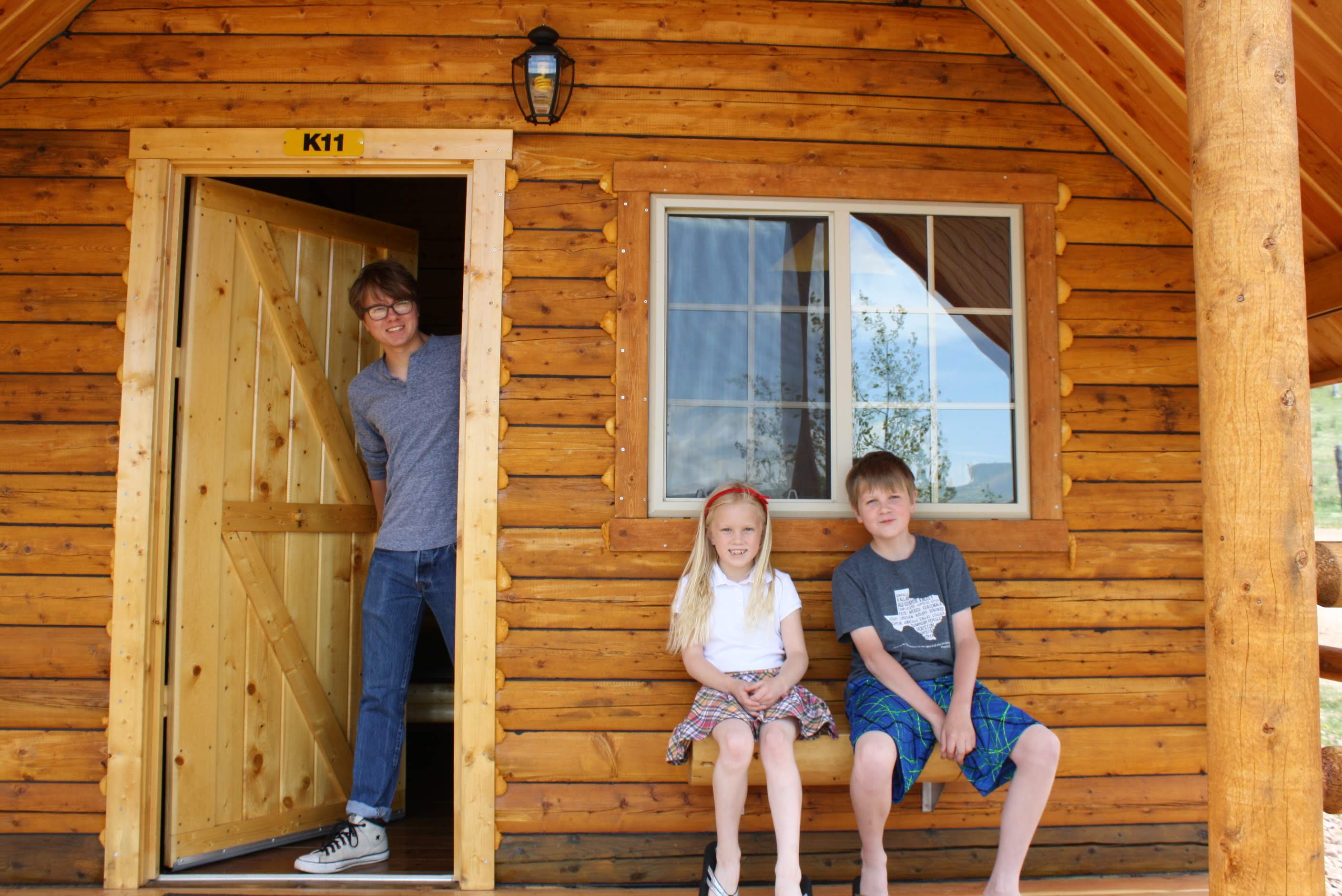 Outside Pet Paradise Cabin