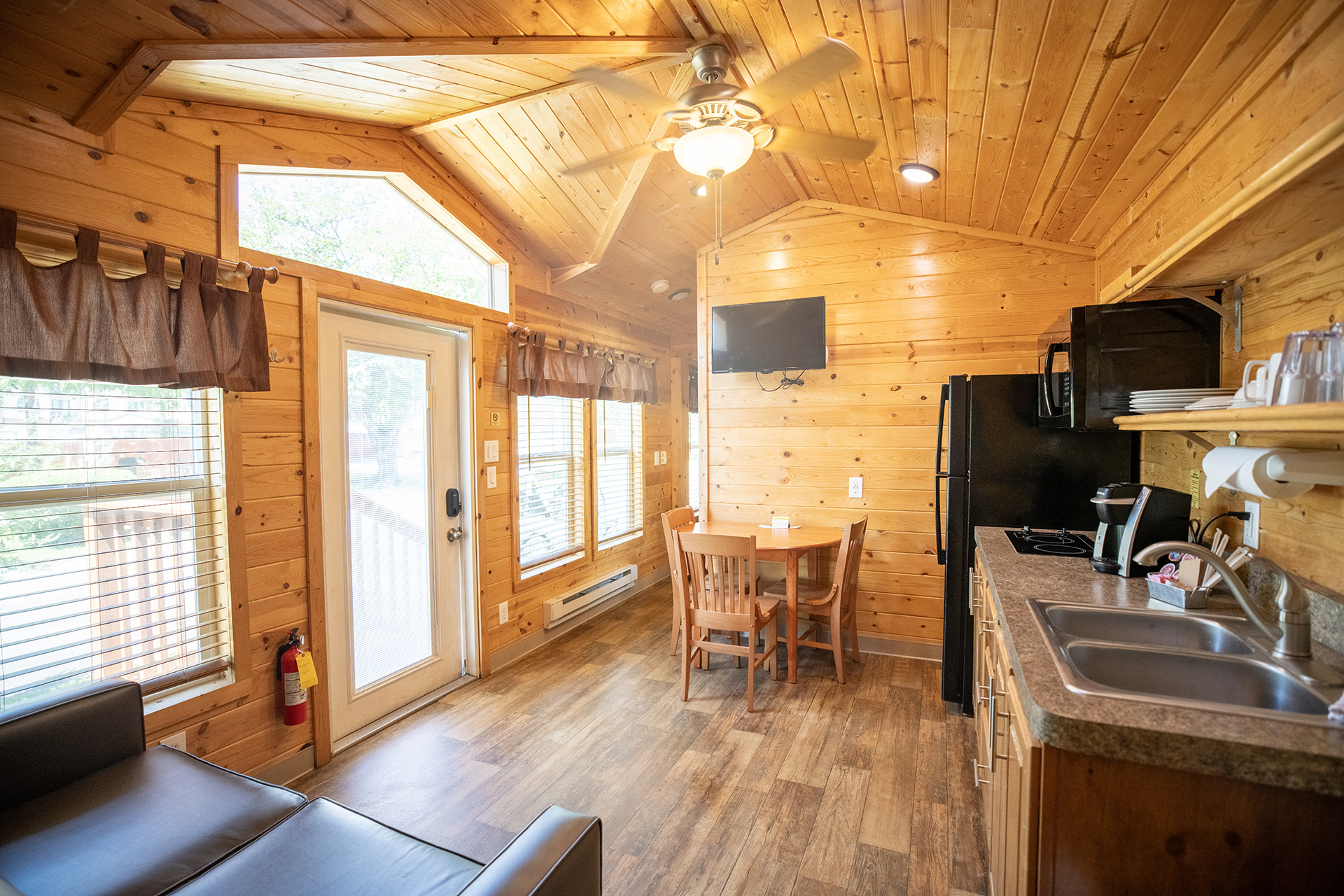 Deluxe Cabin, 2 Room