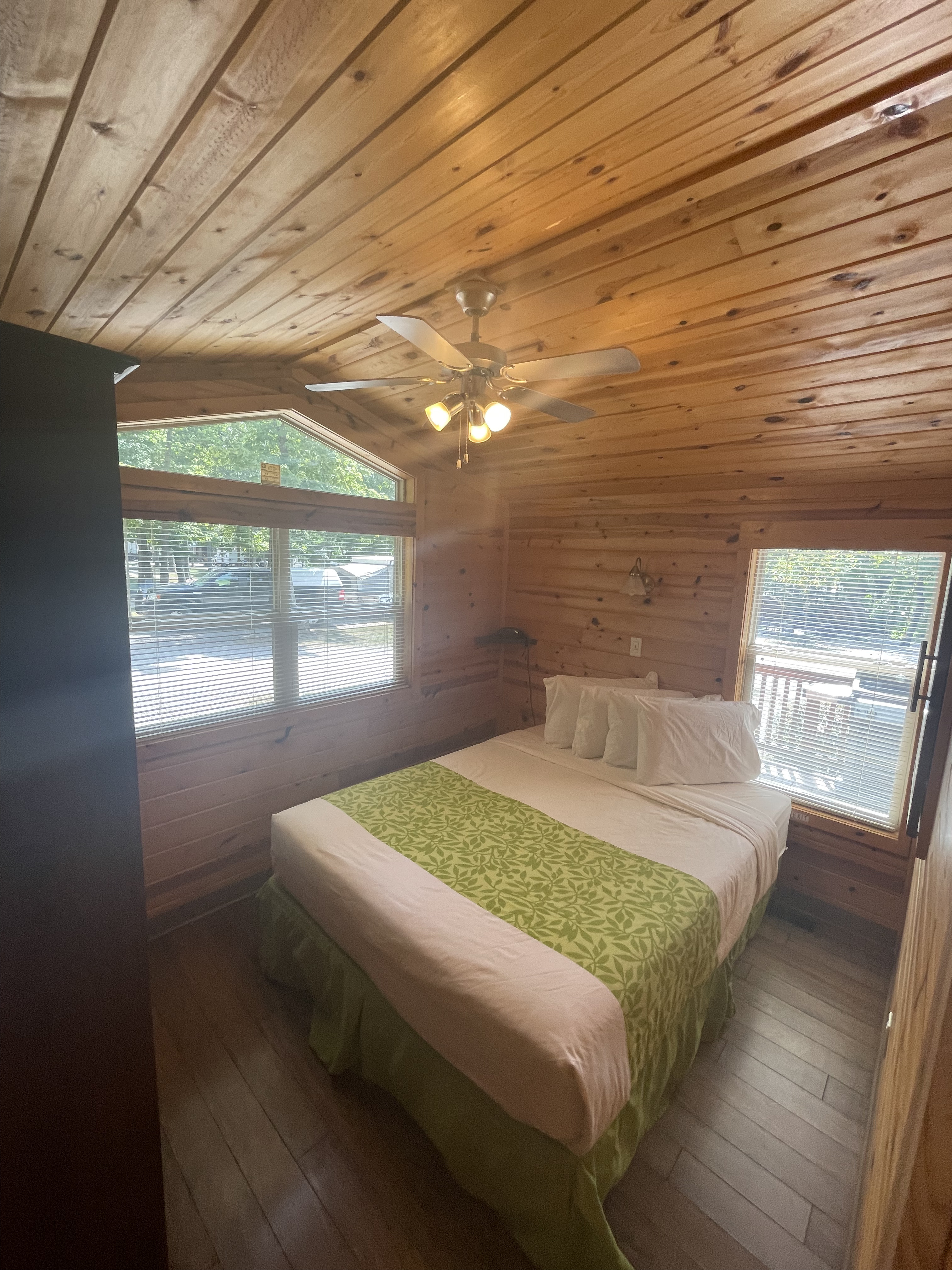Deluxe Cabin Main