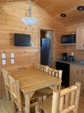 Deluxe Lodge