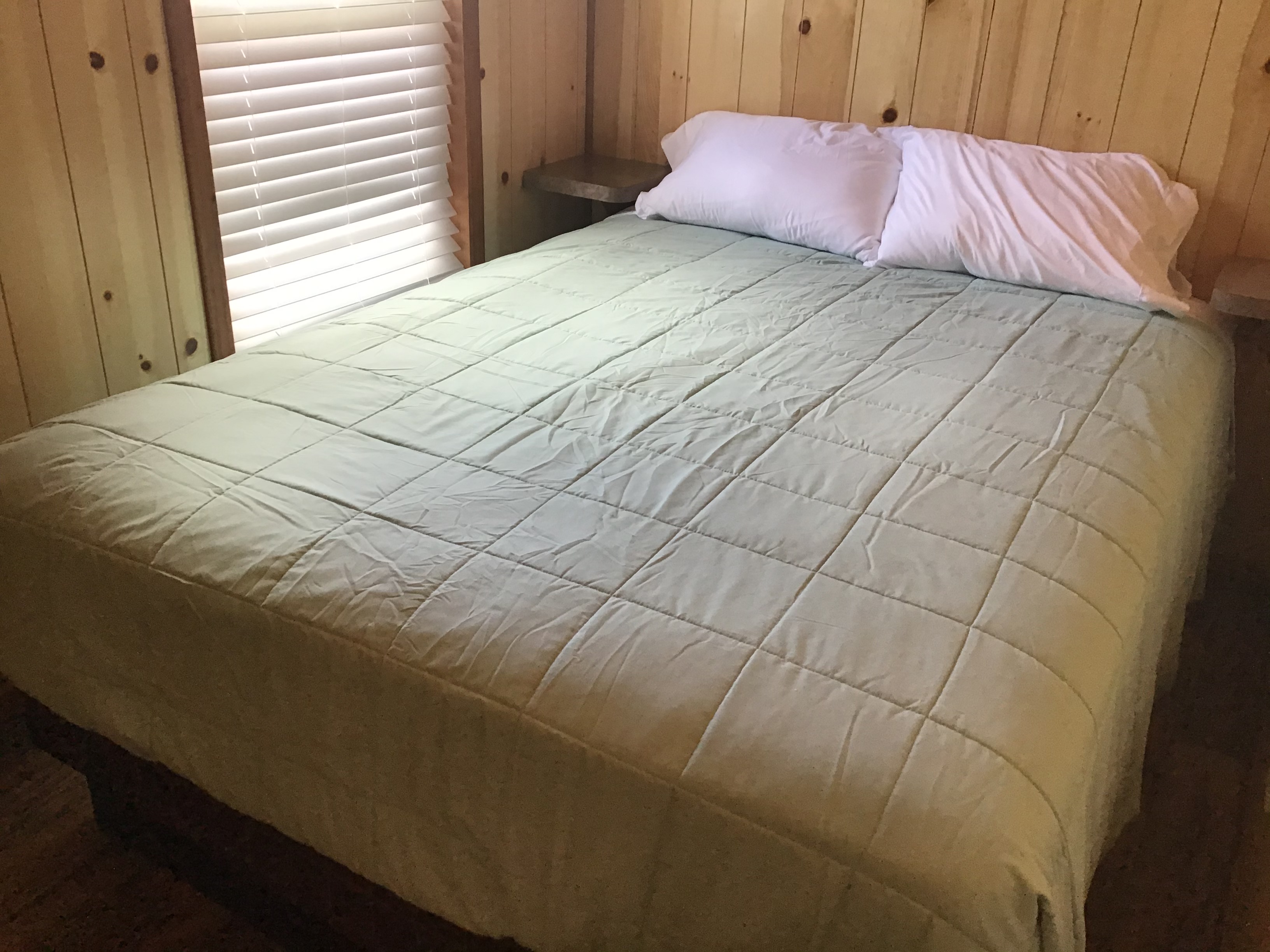 Queen Bed - Cavco Lodge
