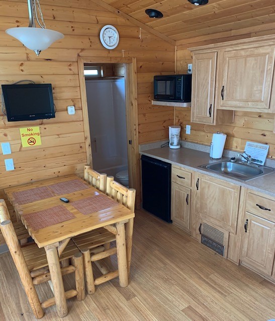 Deluxe Cabin Kitchen